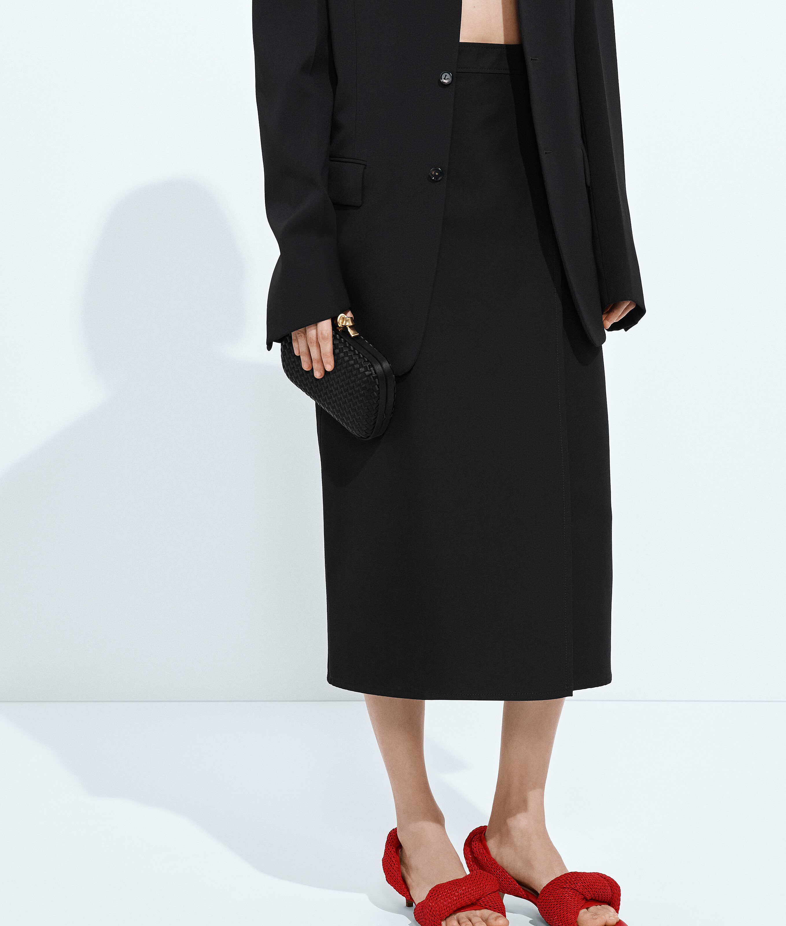 Women's Knot in Black Bottega Veneta United Arab Emirates EN - Image 5