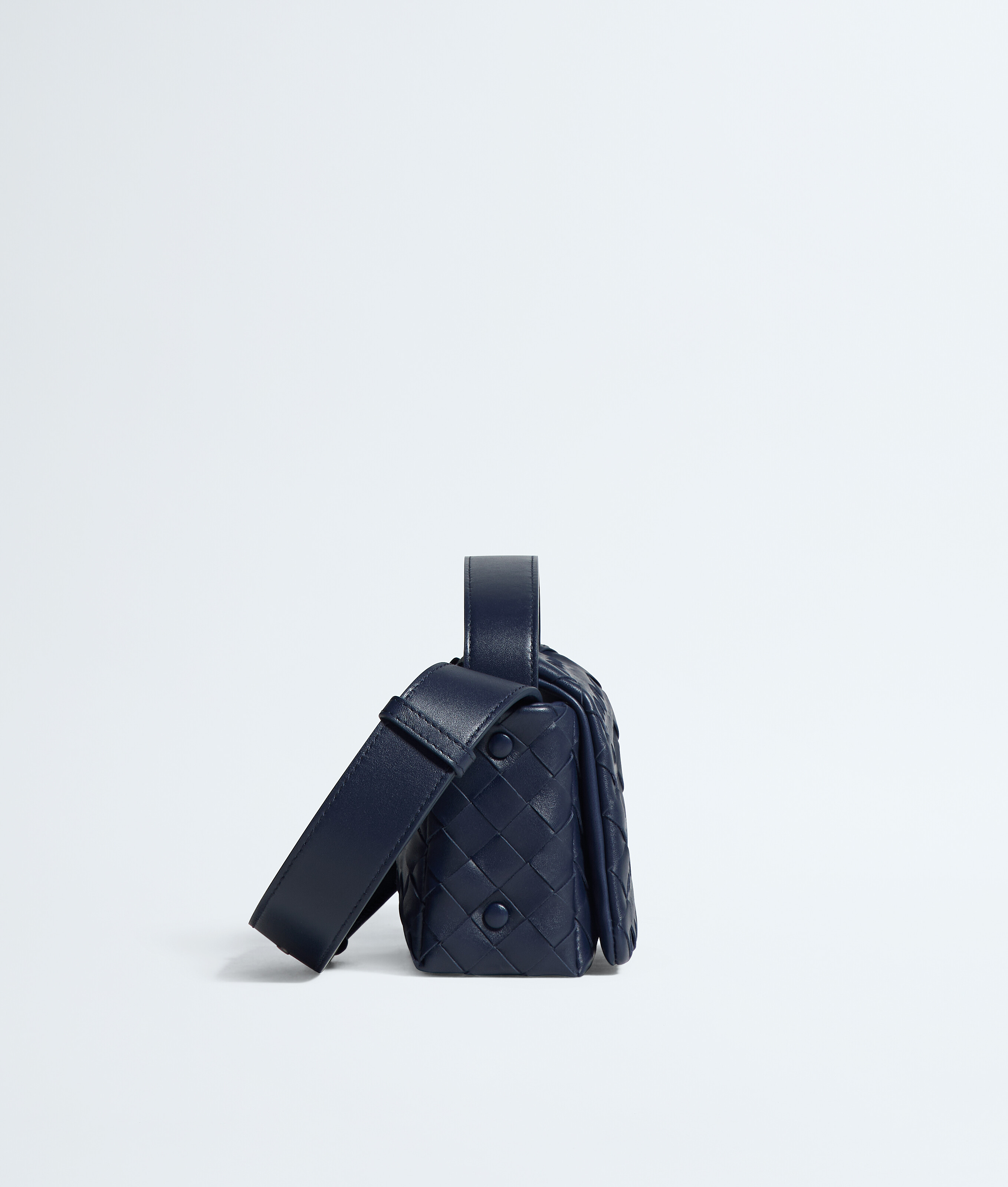 Men's Intrecciato Mini Bag With Flap in Petroleum Bottega Veneta Luxembourg EN - Image 4
