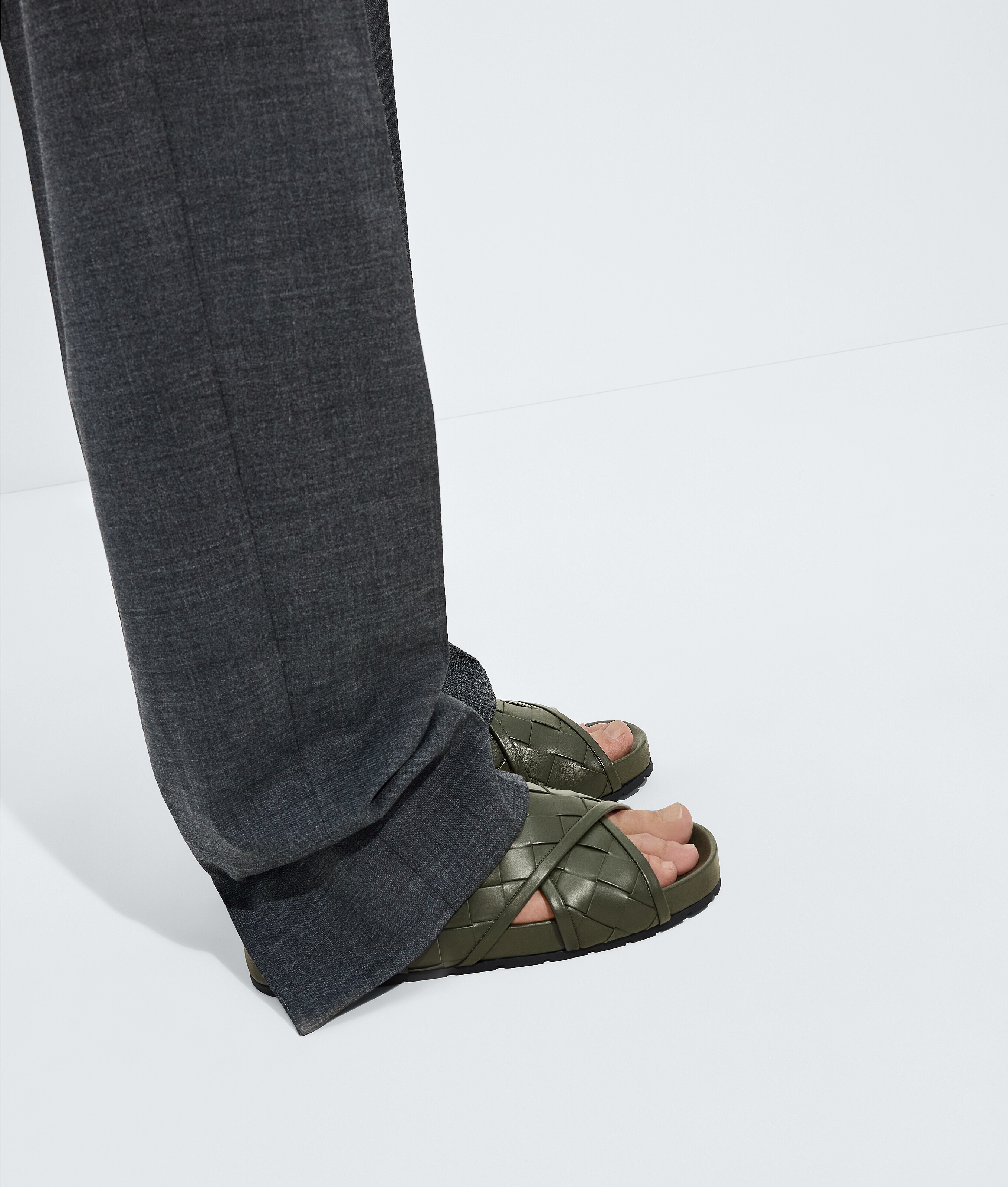 Men's Tarik Sandal in Bark green Bottega Veneta Luxembourg EN - Image 2