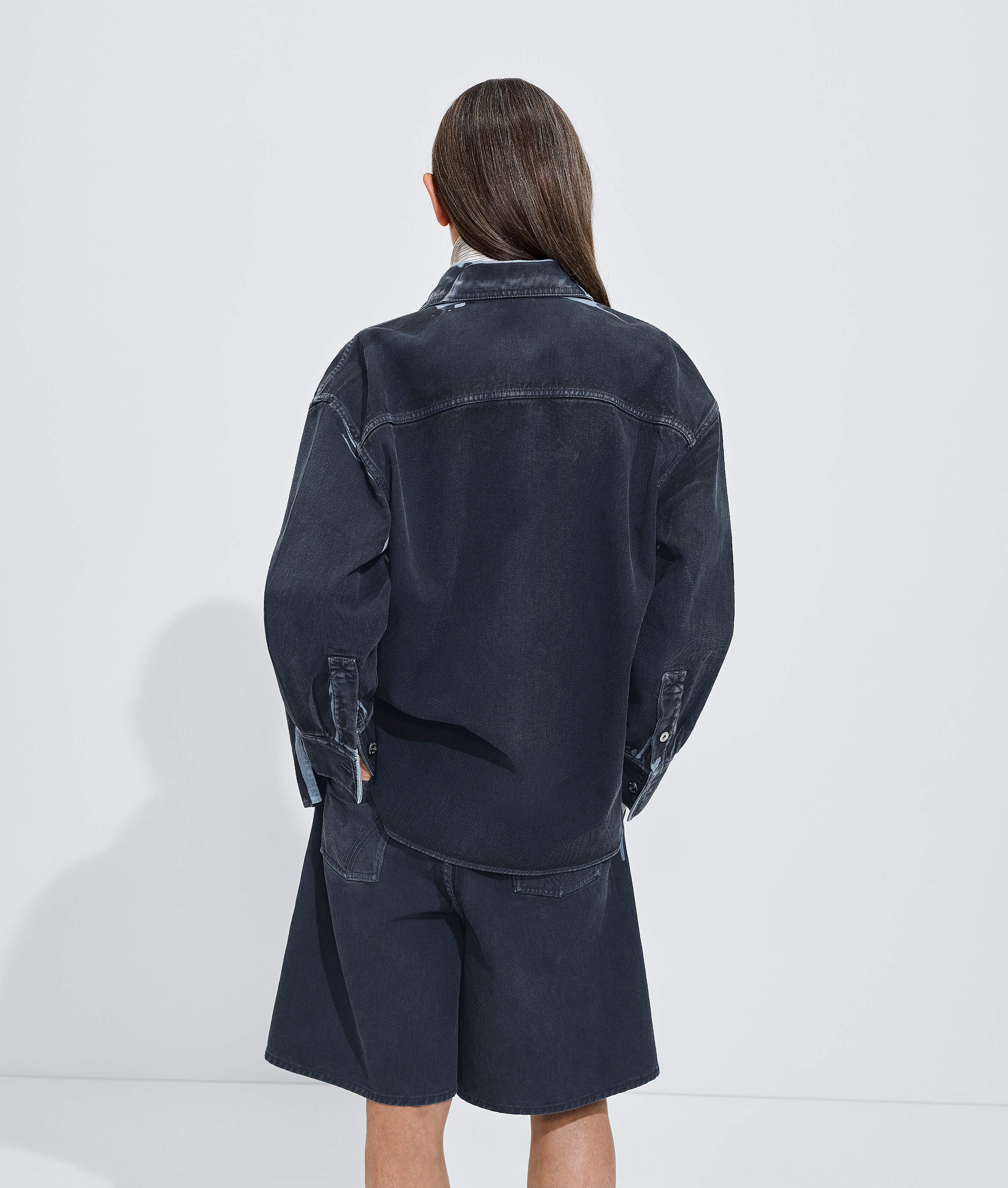 Women's Overdyed Denim Shirt in Midnight Bottega Veneta Luxembourg EN - Image 3