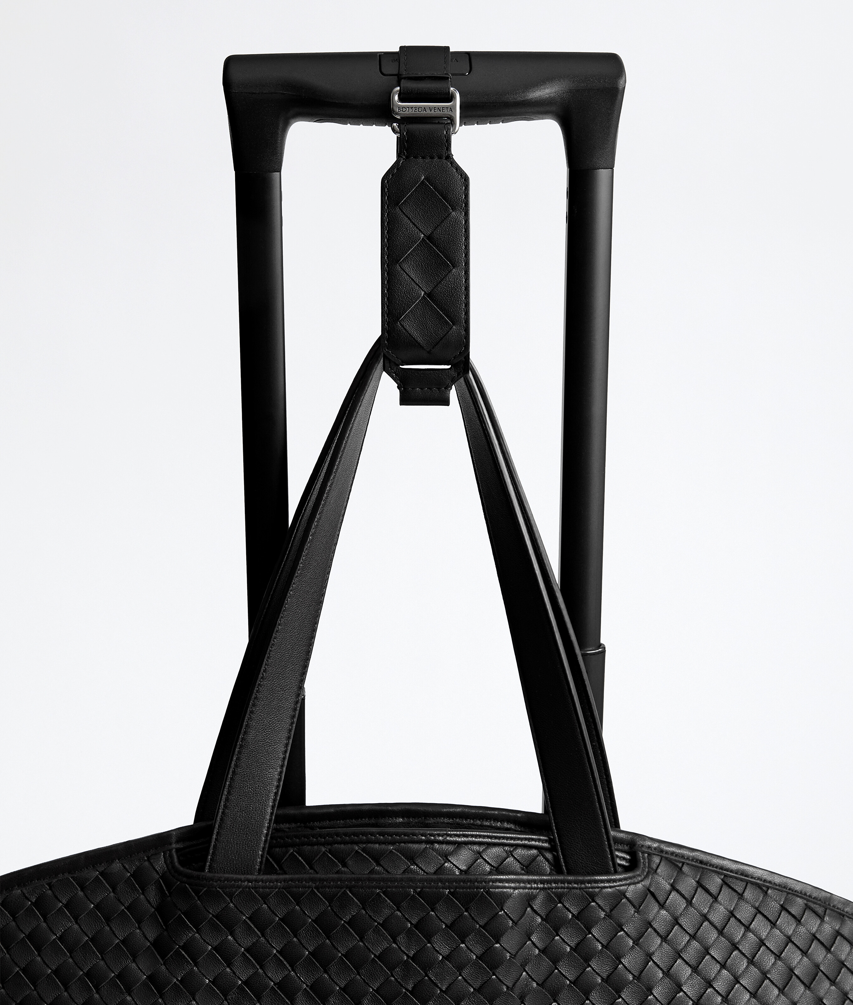Odyssey Intrecciato Cabin Suitcase in Black Bottega Veneta Kuwait EN - Image 6
