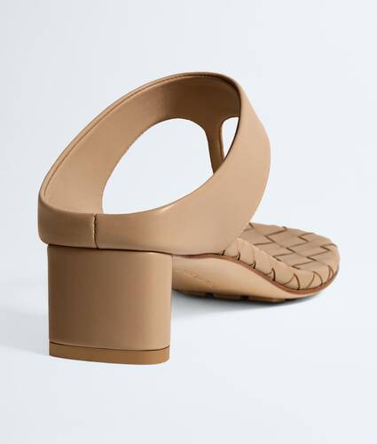 Women's Livia Thong in Shore Bottega Veneta United States EN - Image 5