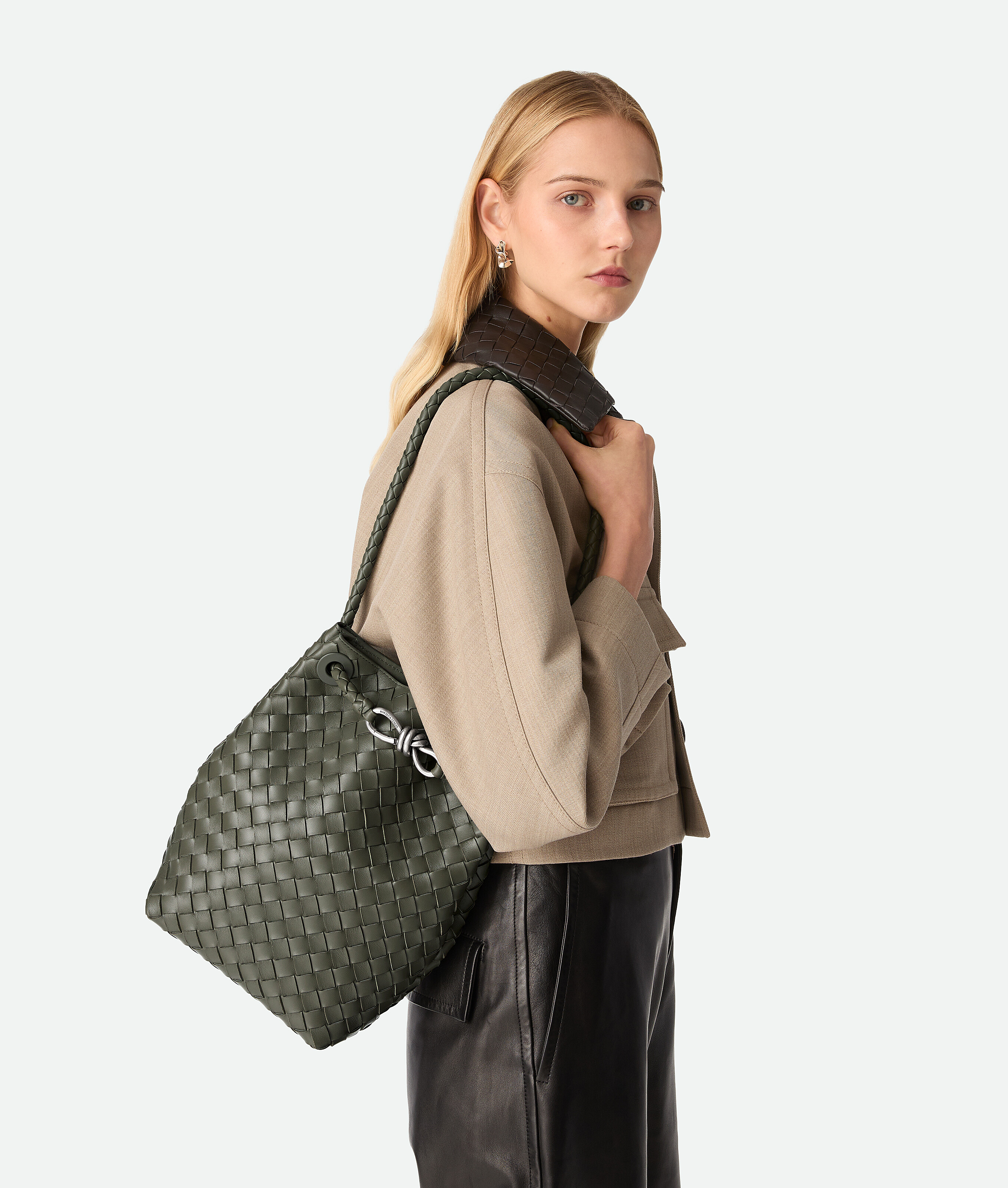 Bottega Veneta Small Andiamo Bucket In Green