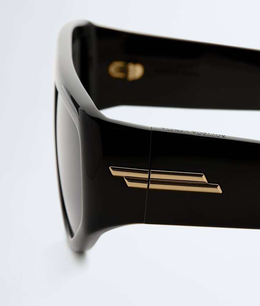 Classic Shield Sunglasses in Black/grey Bottega Veneta United Kingdom EN - Image 4