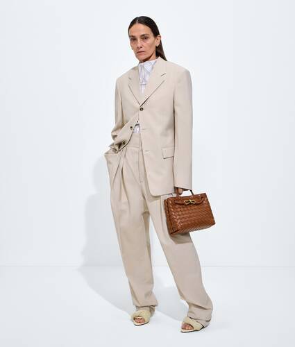 Women's Small Andiamo in Tannin Bottega Veneta Singapore EN - Image 8