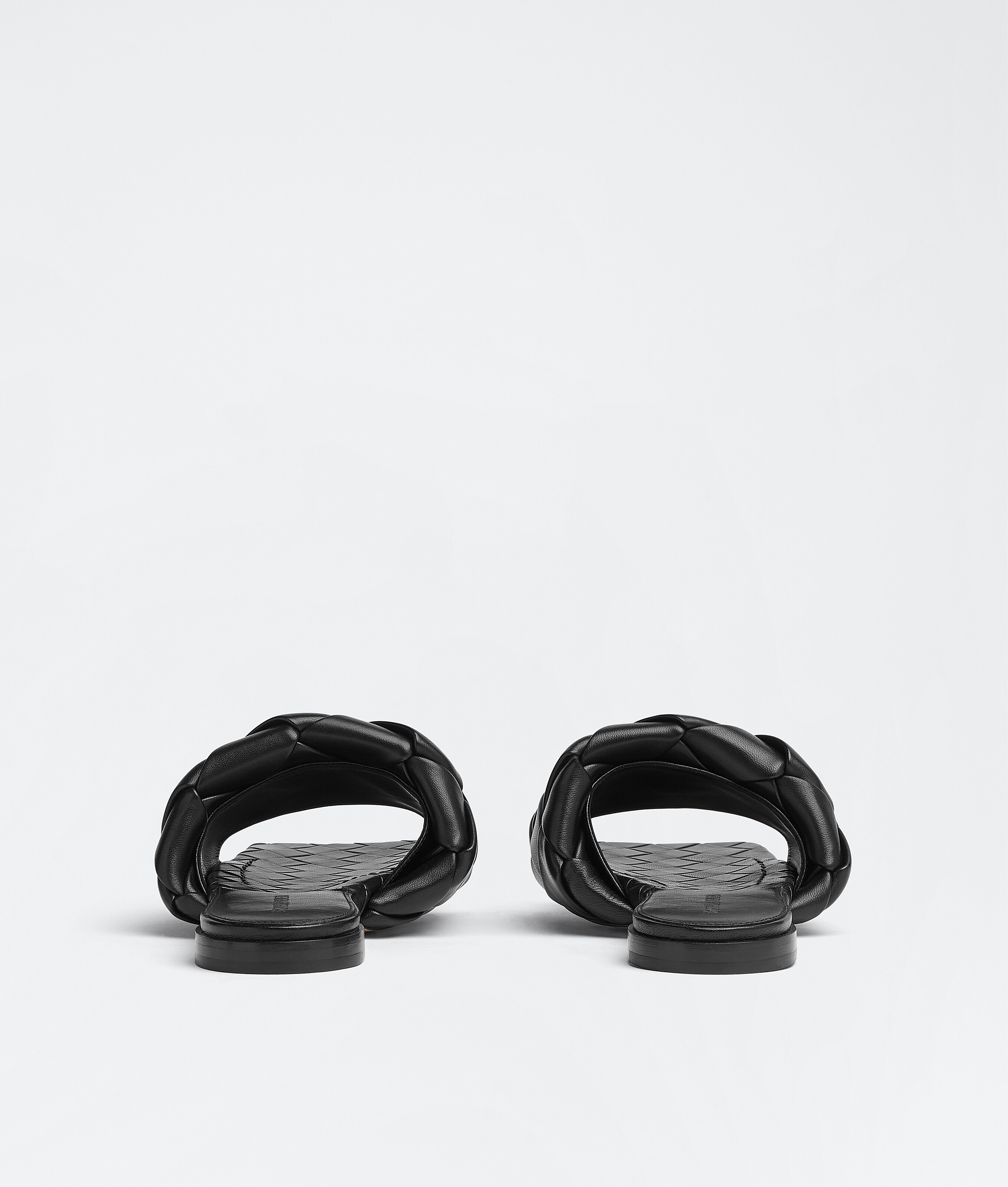 Bottega Veneta Opaque Weave Parco Flat Sandals For Women In Black
