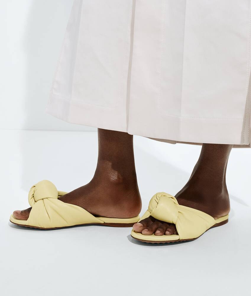 Display a large version of the product image 2 - Cherry Flat Mule