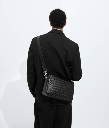 Intrecciato Camera Bag f&uuml;r Herren in Black Bottega Veneta Deutschland DE - Image 2