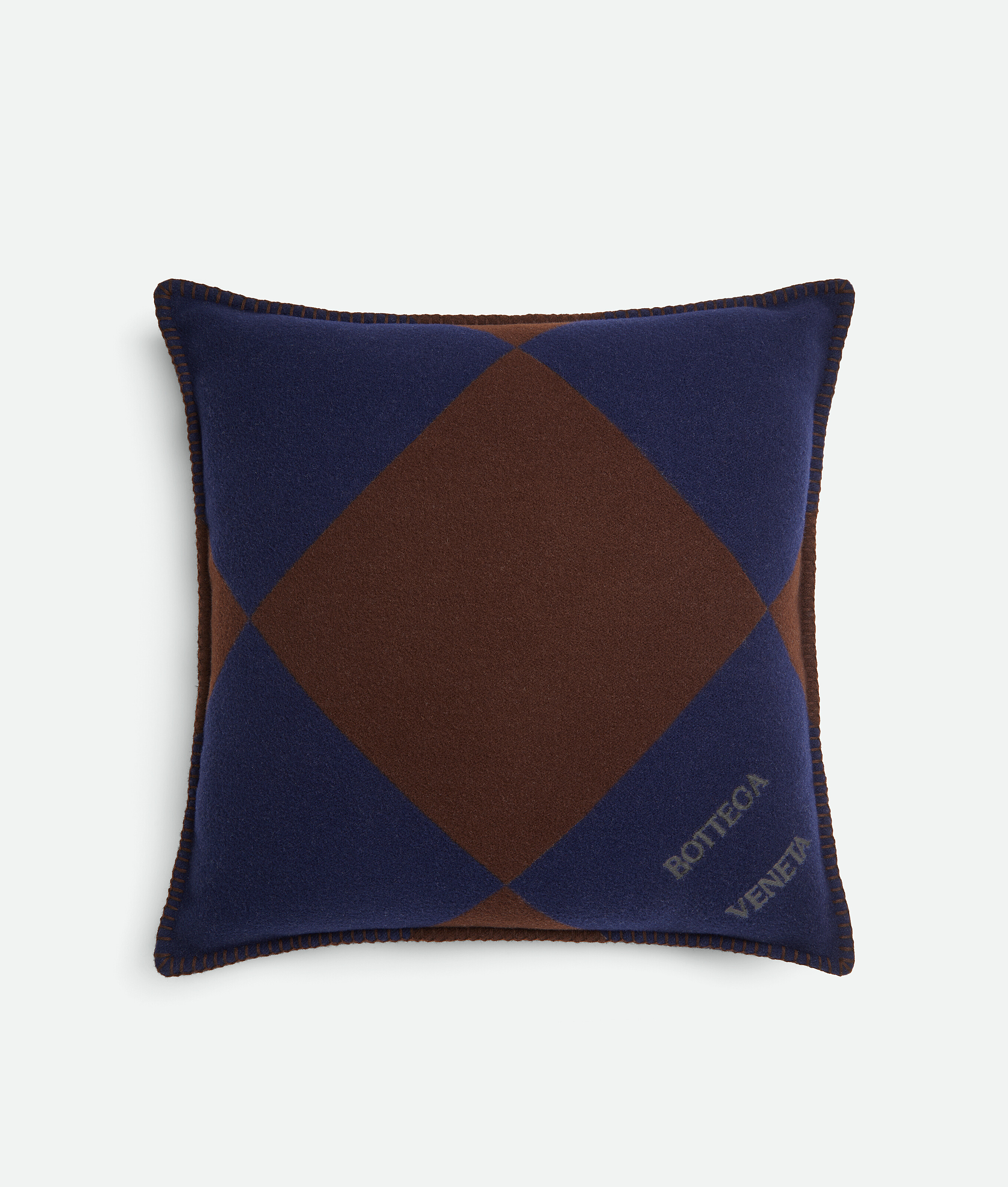 Cuscino a quadri in jacquard in Abyss/wood Bottega Veneta Italia IT - Image 1