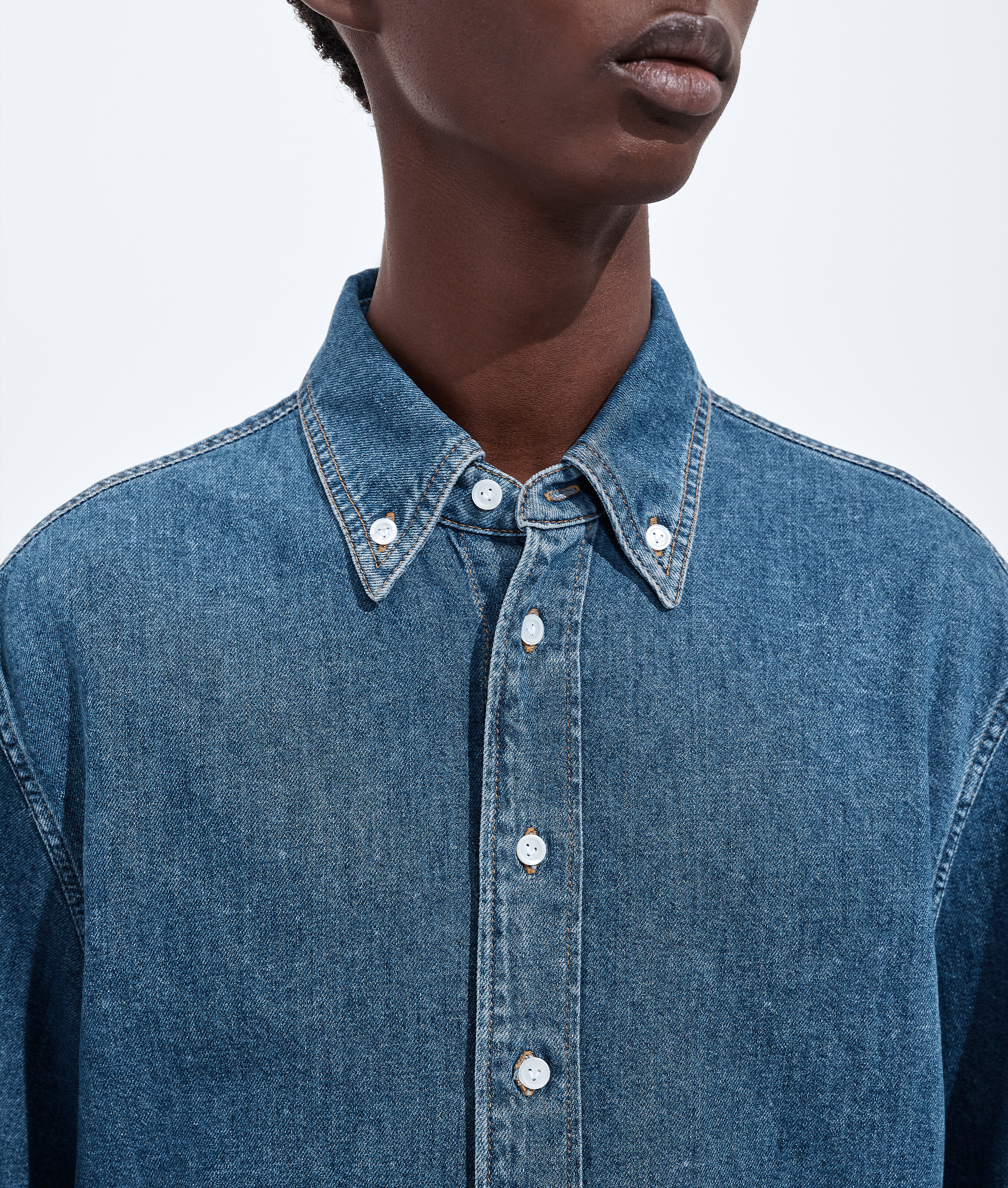 Men's Atlantic Blue Denim Shirt in Mid blue Bottega Veneta Zimbabwe EN - Image 4