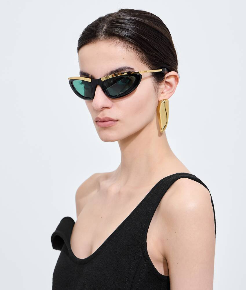 Prisma Cat Eye Sunglasses in Black/green Bottega Veneta Hong Kong SAR China EN - Image 2