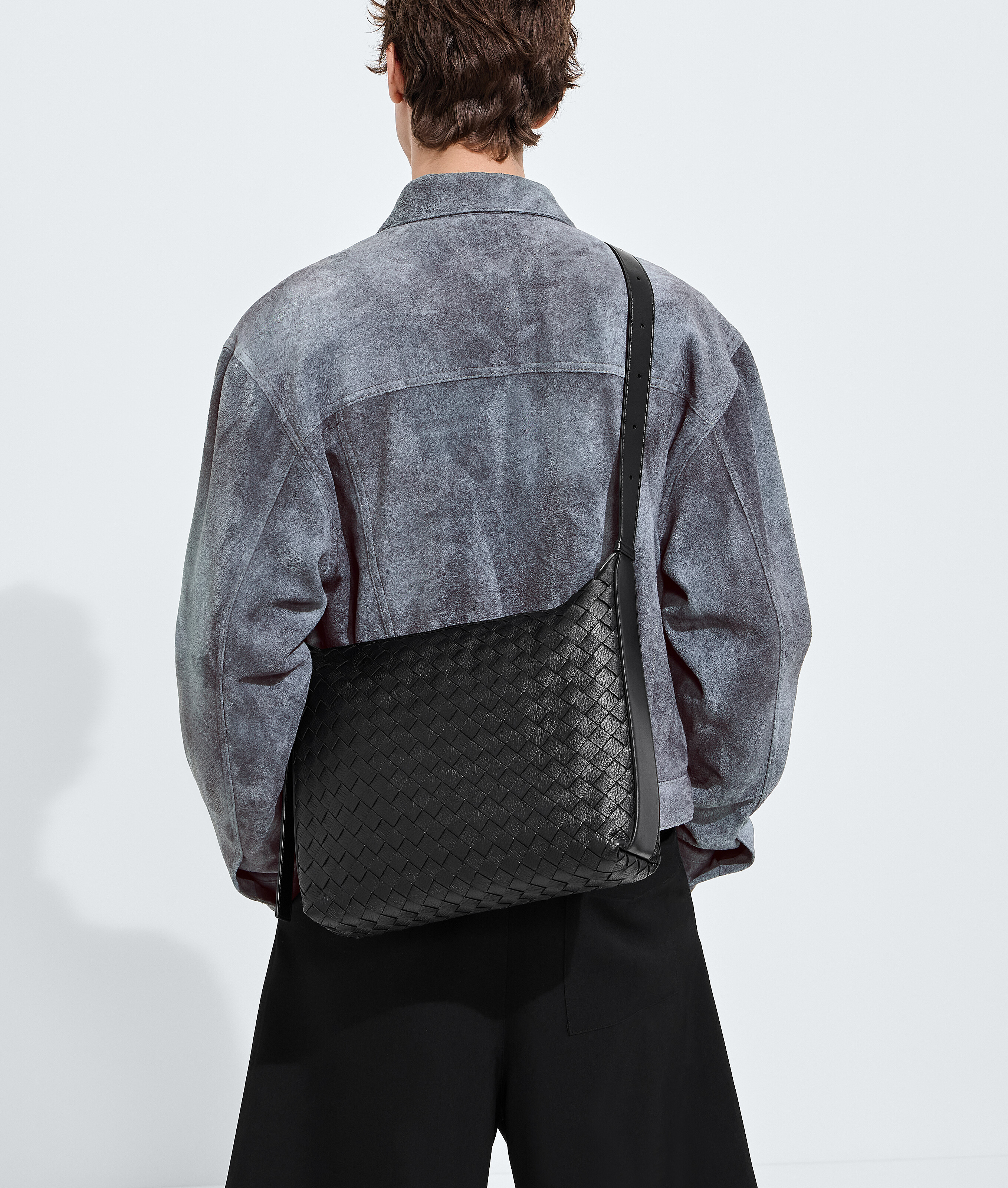 Men's Small Traveler in Black Bottega Veneta Luxembourg EN - Image 5