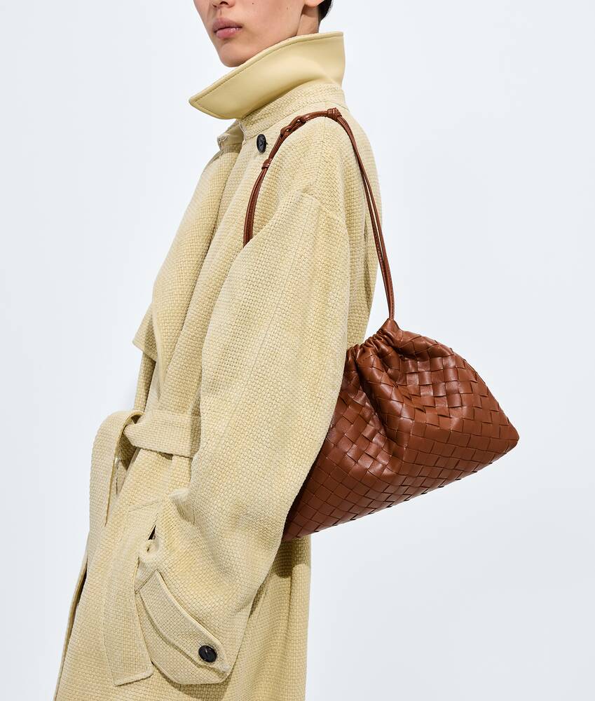 Women's Dustbag in Tannin Bottega Veneta Greece EN - Image 6