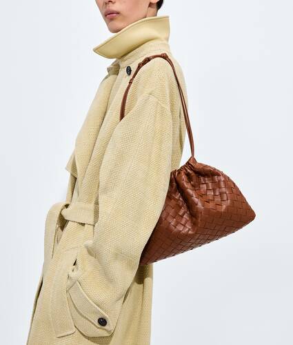 Women's Dustbag in Tannin Bottega Veneta Greece EN - Image 6