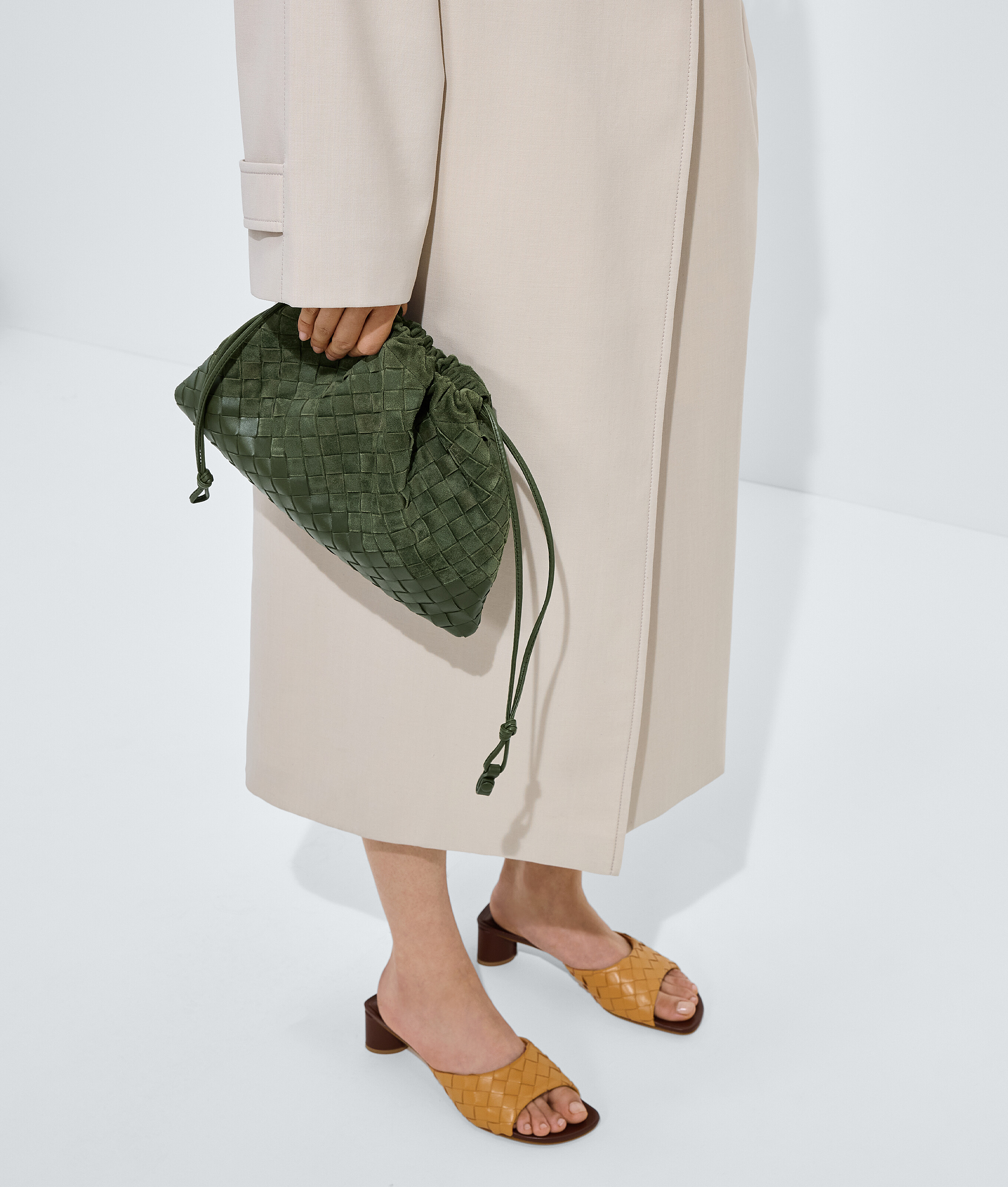 Women's Dustbag in Green tweed Bottega Veneta United Arab Emirates EN - Image 6