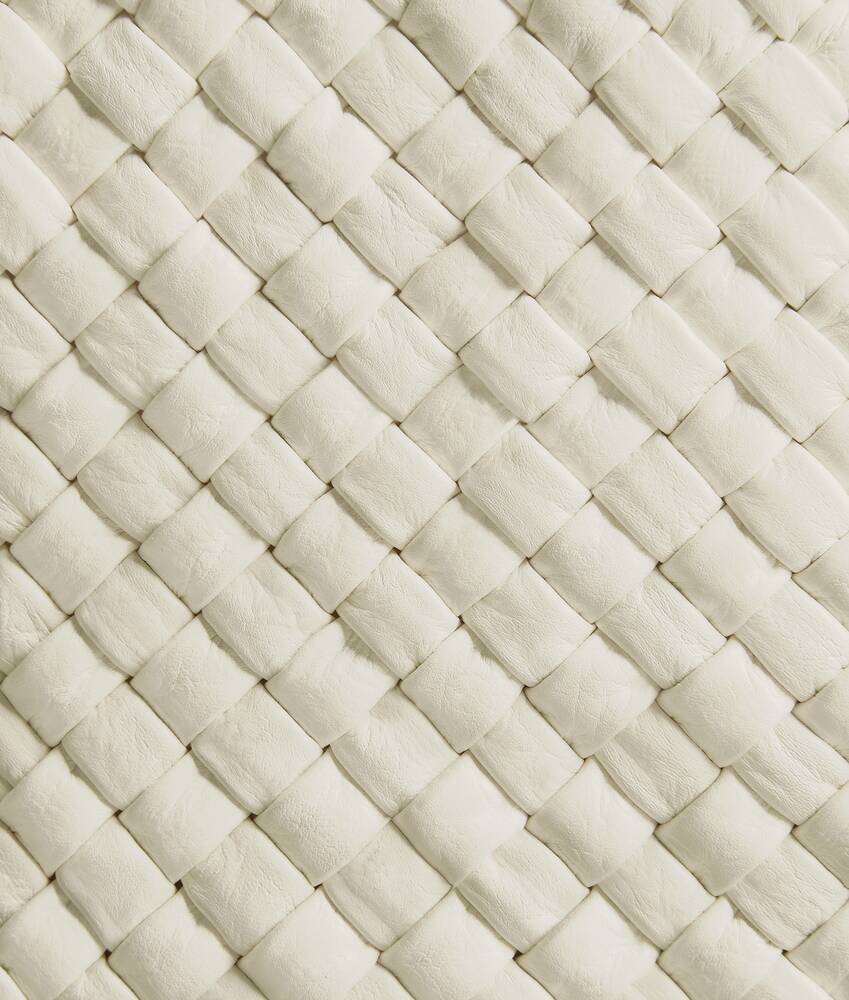 Ela's Tosca em Bone Bottega Veneta Brasil PT - Image 5