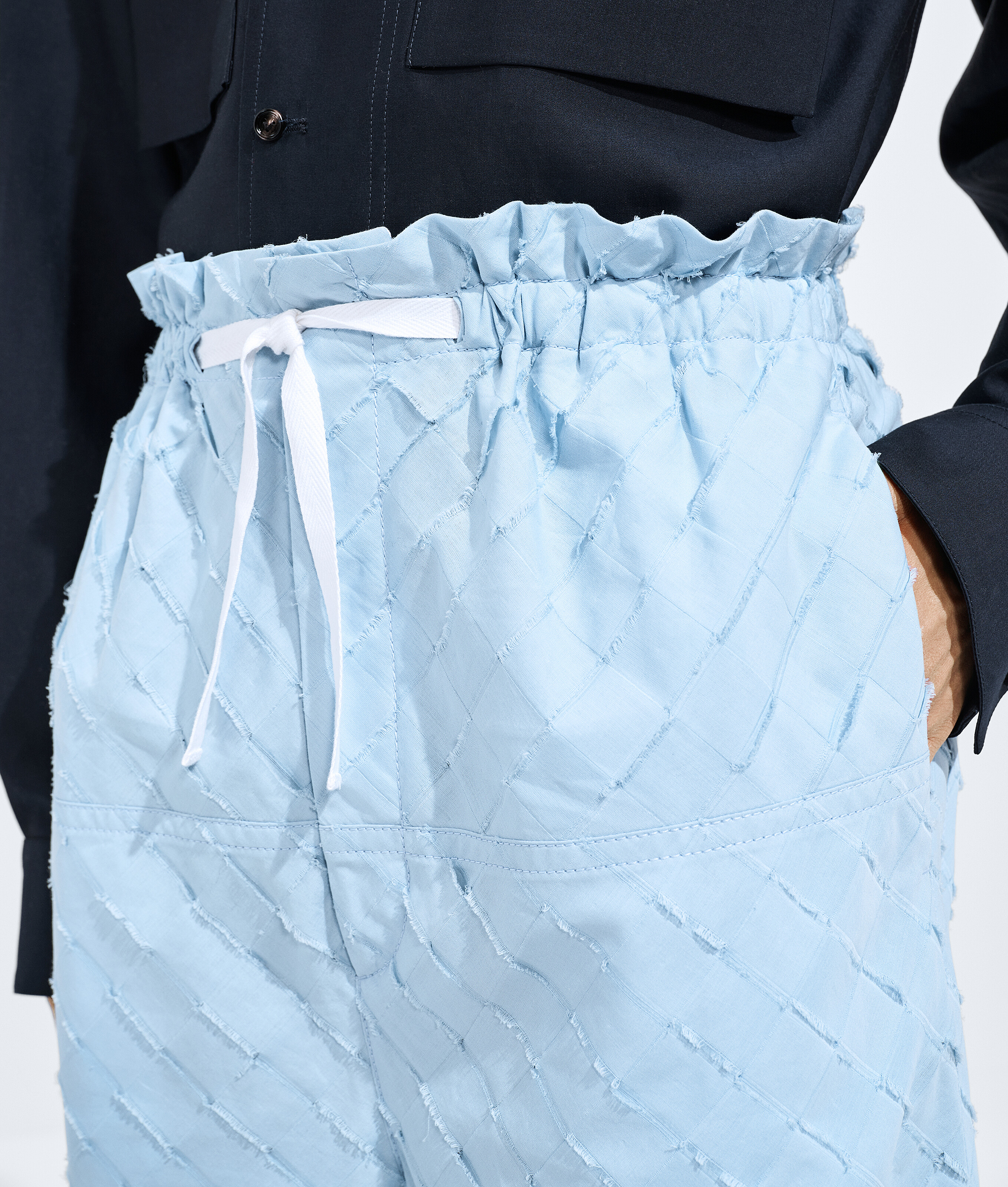 Men's Intrecciato Cotton Poplin Shorts in Oxford blue Bottega Veneta France EN - Image 4