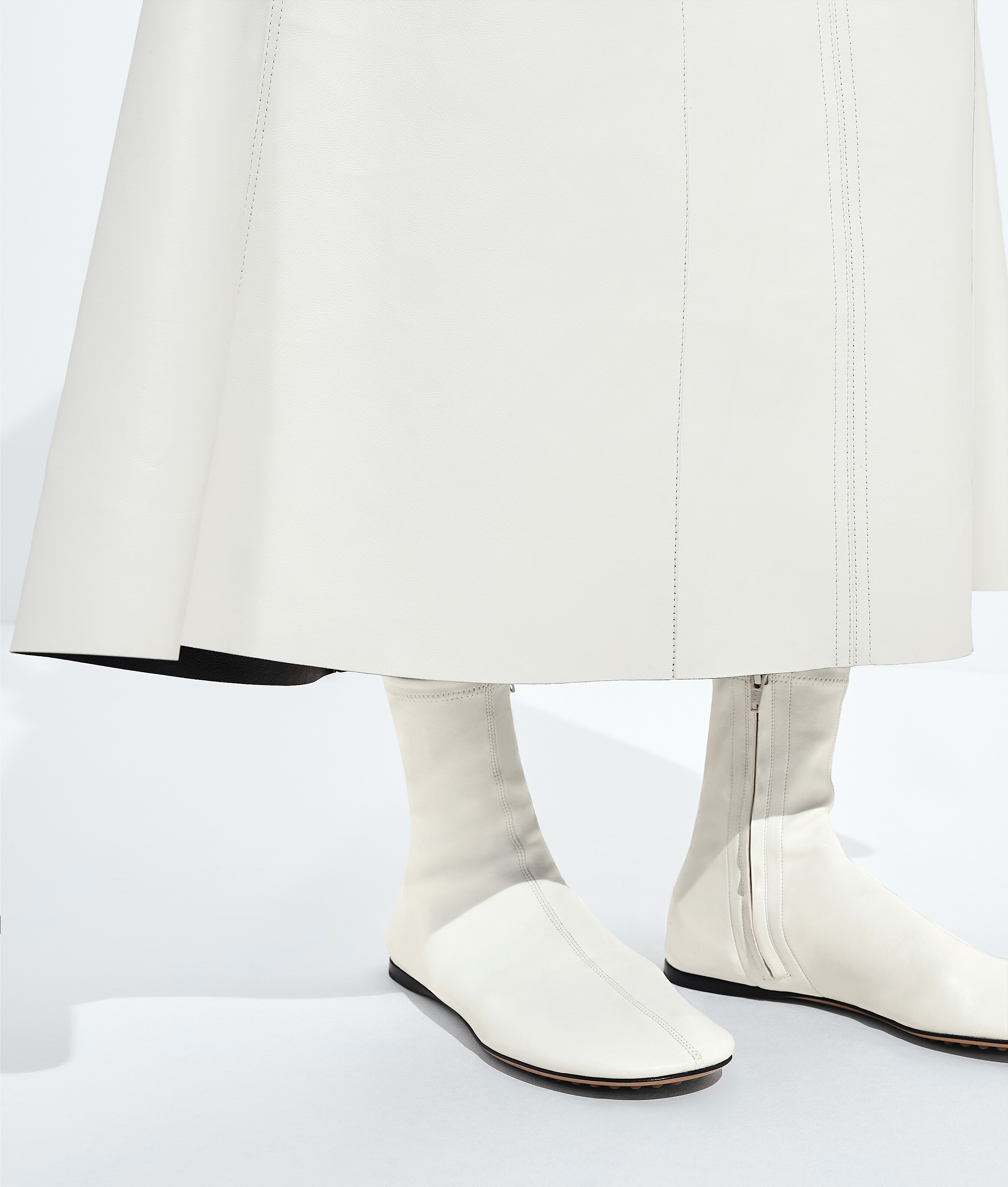 Women's Cherry Ankle Boot in Alabaster Bottega Veneta Luxembourg EN - Image 2
