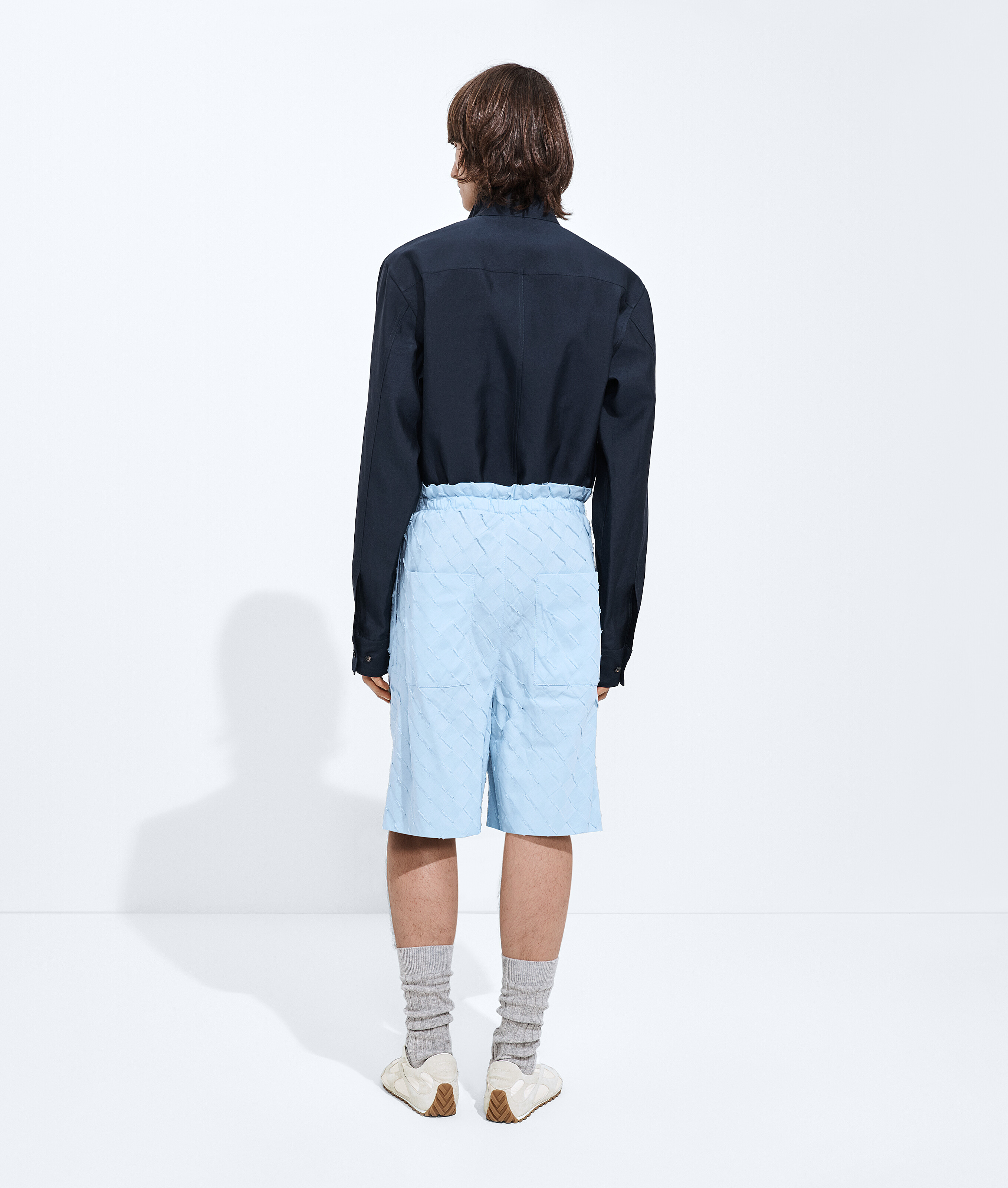 Men's Intrecciato Cotton Poplin Shorts in Oxford blue Bottega Veneta France EN - Image 3