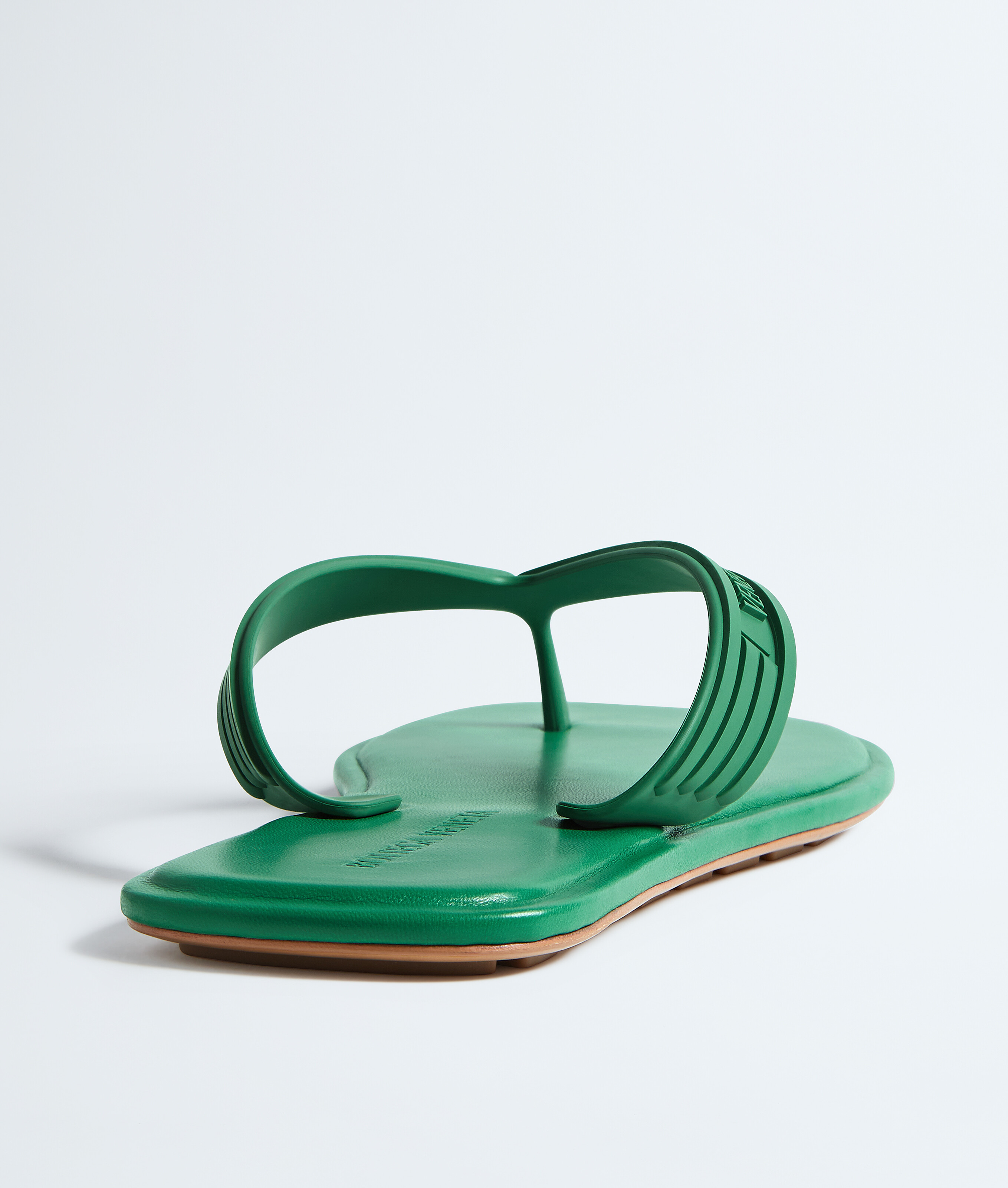 Men's Sampieri Thong in Grass green Bottega Veneta Luxembourg EN - Image 5