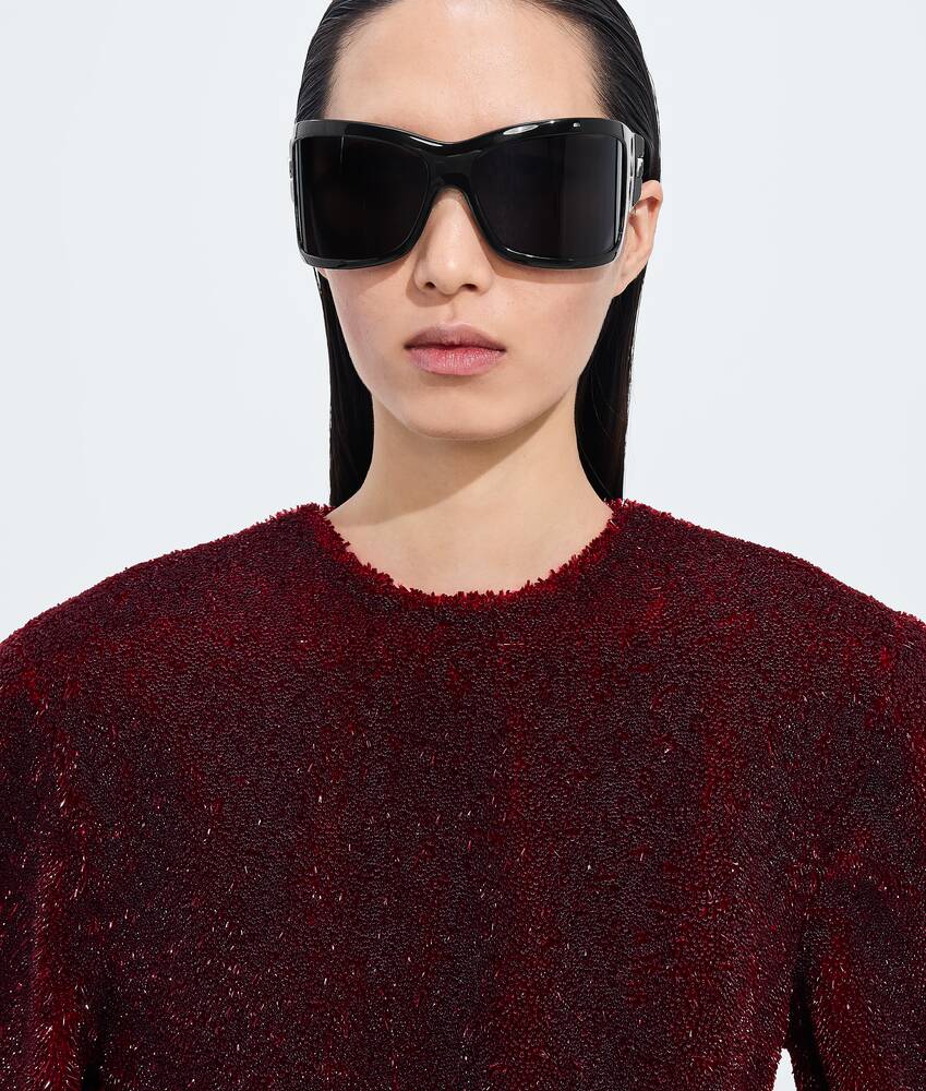 Intrecciato Wraparound Sunglasses in Black/gray Bottega Veneta Monaco EN - Image 2