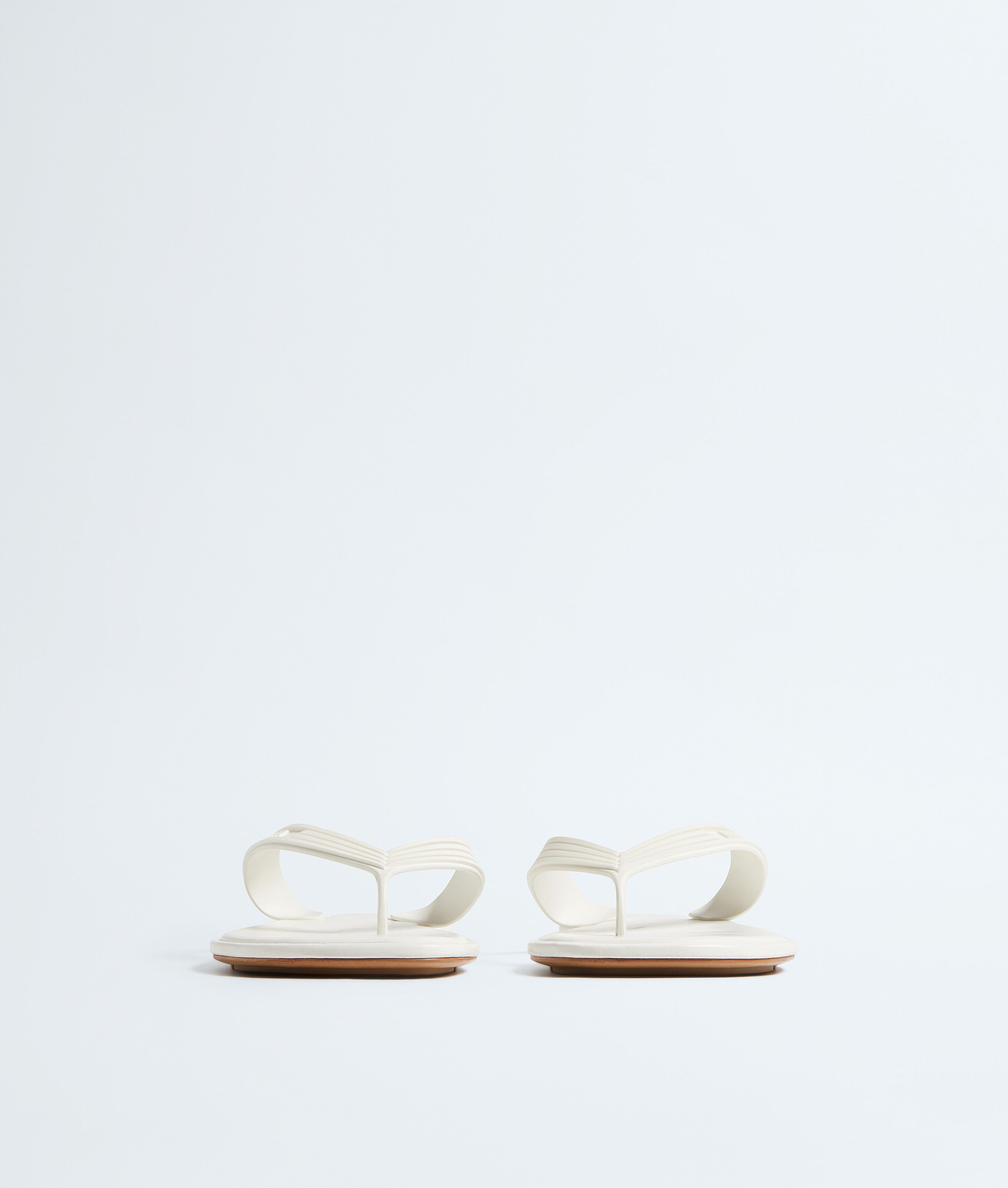 Men's Sampieri Thong in Alabaster Bottega Veneta Japan EN - Image 3