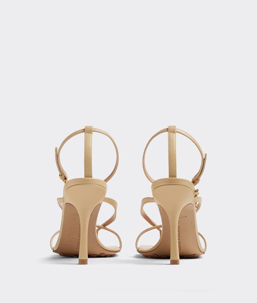 Sandalia Con Tira Stretch para Mujer en Cane sugar Bottega Veneta M&eacute;xico ES - Image 3