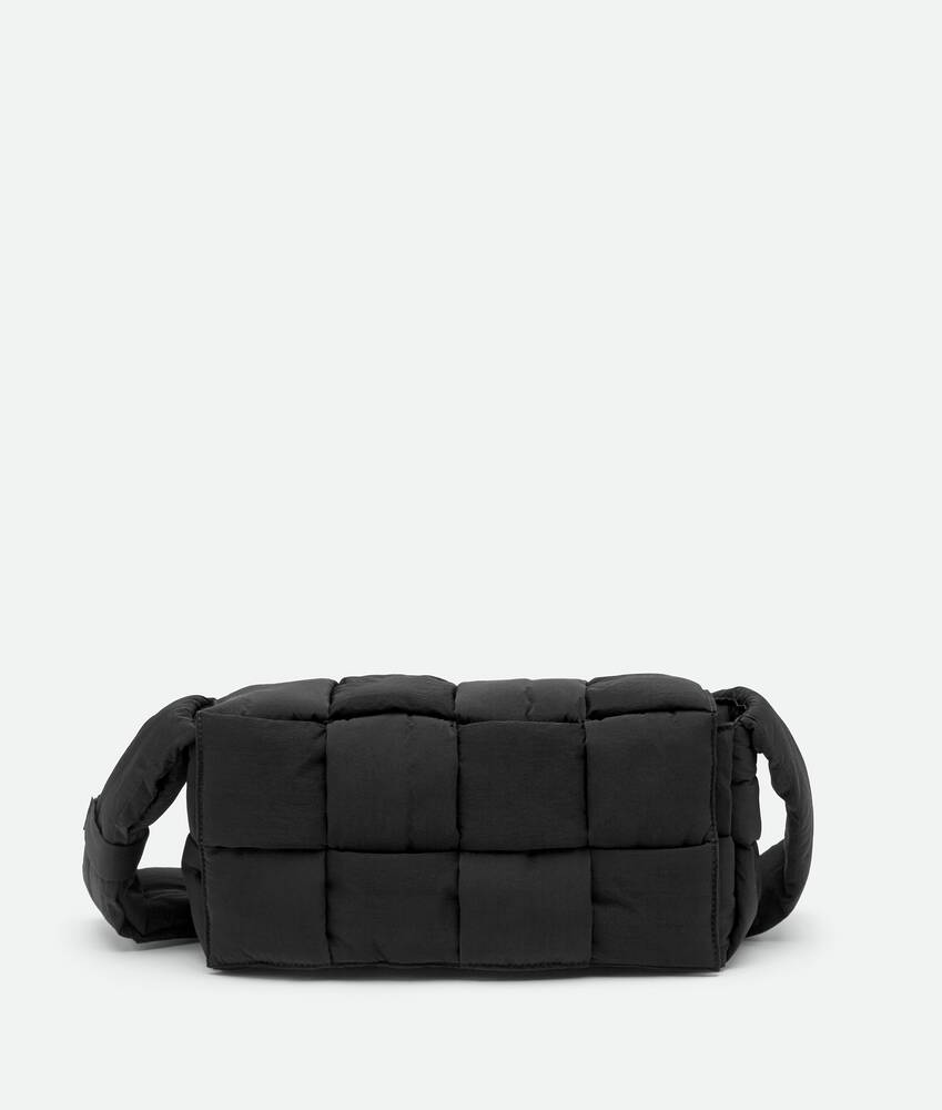 素人採寸のためご了承くださいBOTTEGA VENETA パデットカセット ショルダーバッグ