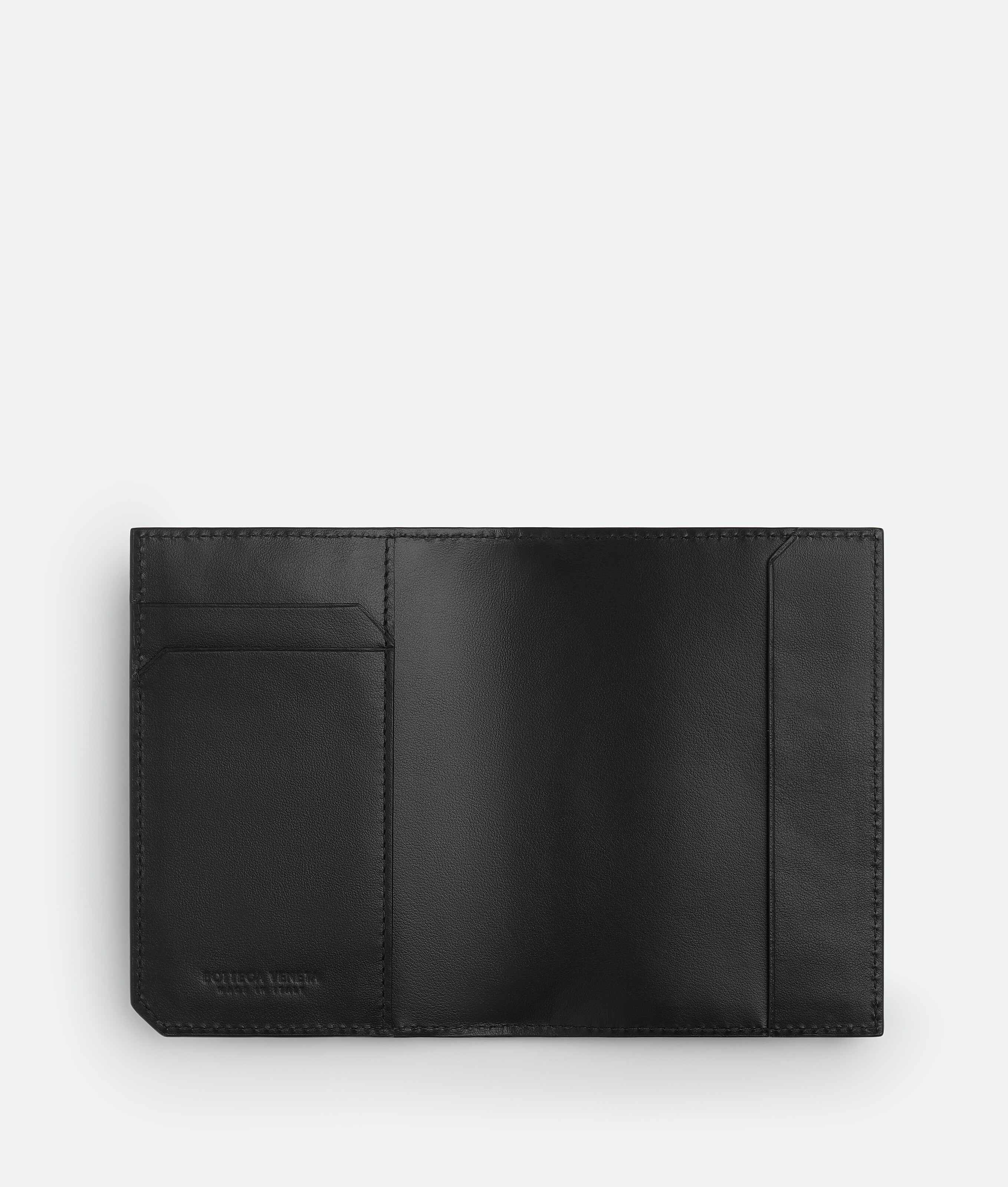 Bottega Veneta Intrecciato Piccolo Passport Case In Black
