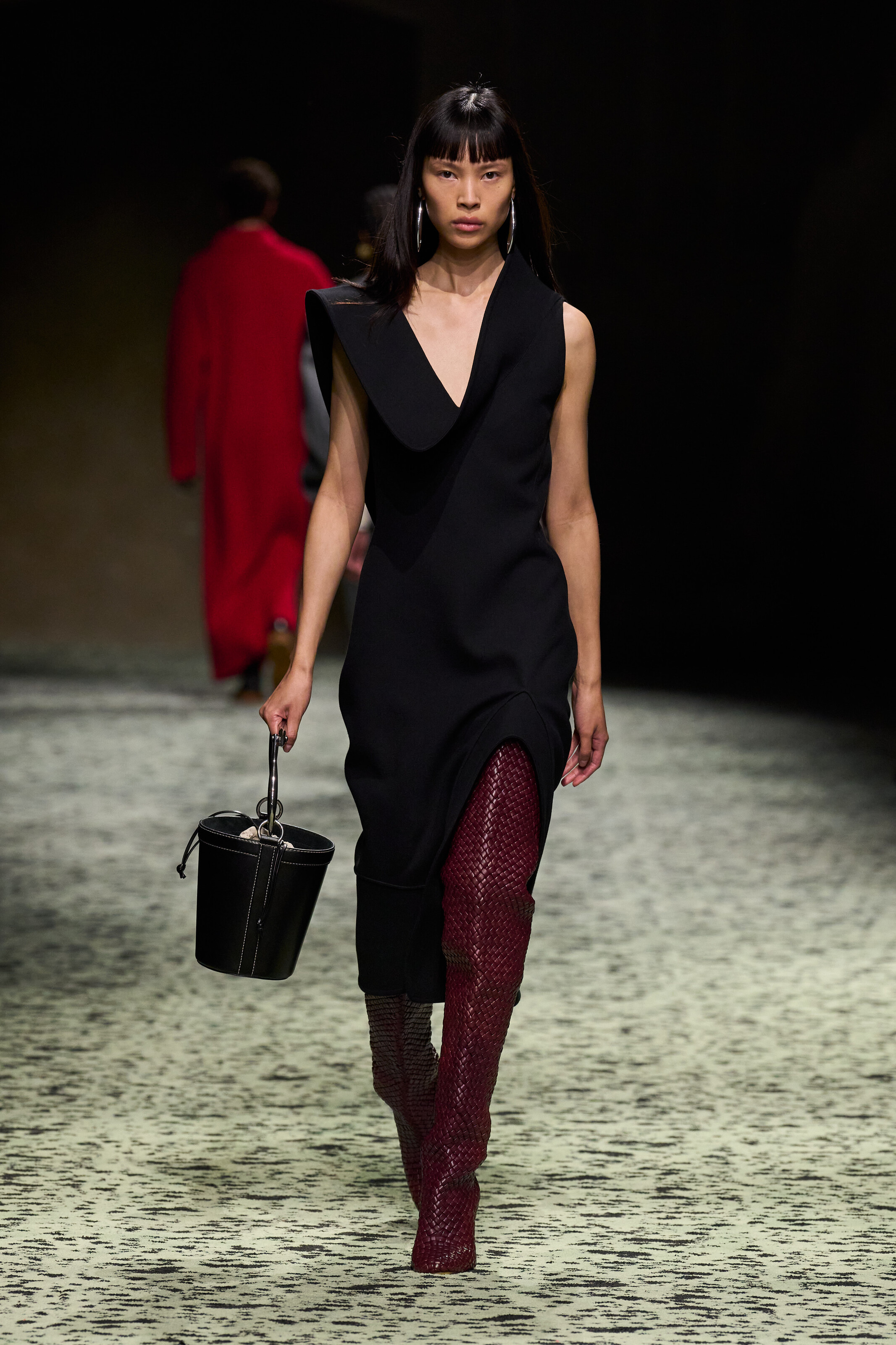 BOTTEGA VENETA WINTER 2023-冬季时装秀-BV 2023时装秀造型 | Bottega Veneta葆蝶家中国官方网站 | Bottega Veneta