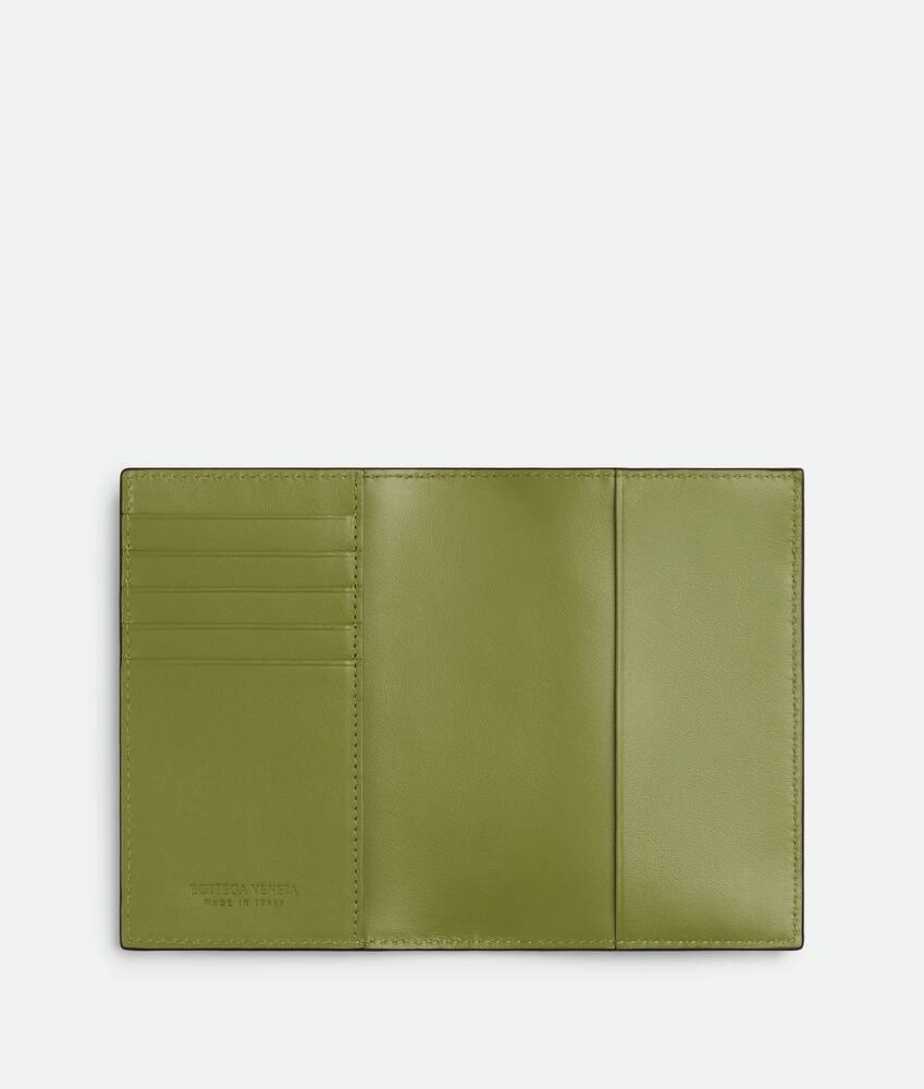 Display a large version of the product image 2 - Intrecciato Passport Case