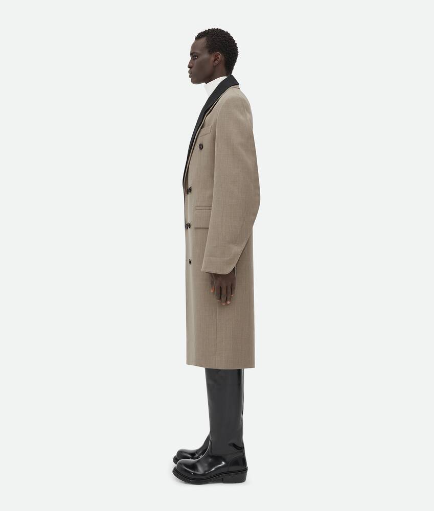 Display a large version of the product image 2 - Wool Coat With Contrasting Collar