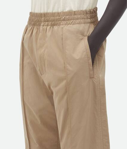 Pantaloni In Tech Nylon Elasticizzati In Vita