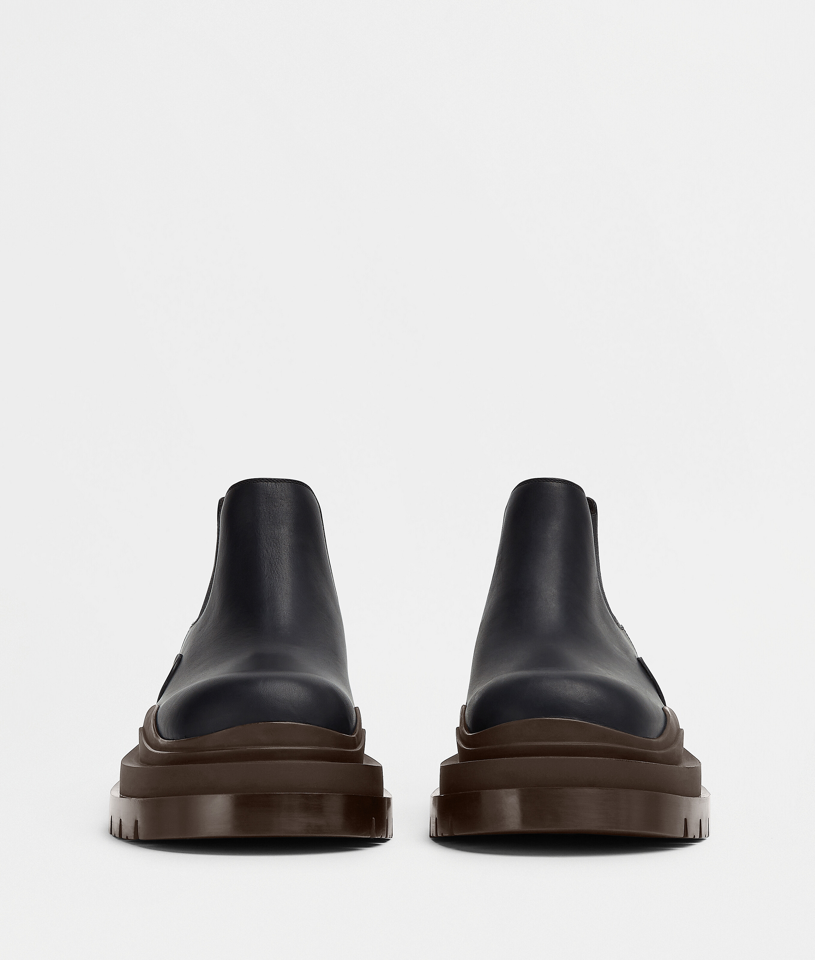 Shop Bottega Veneta Bottines Chelsea Tire In Noir