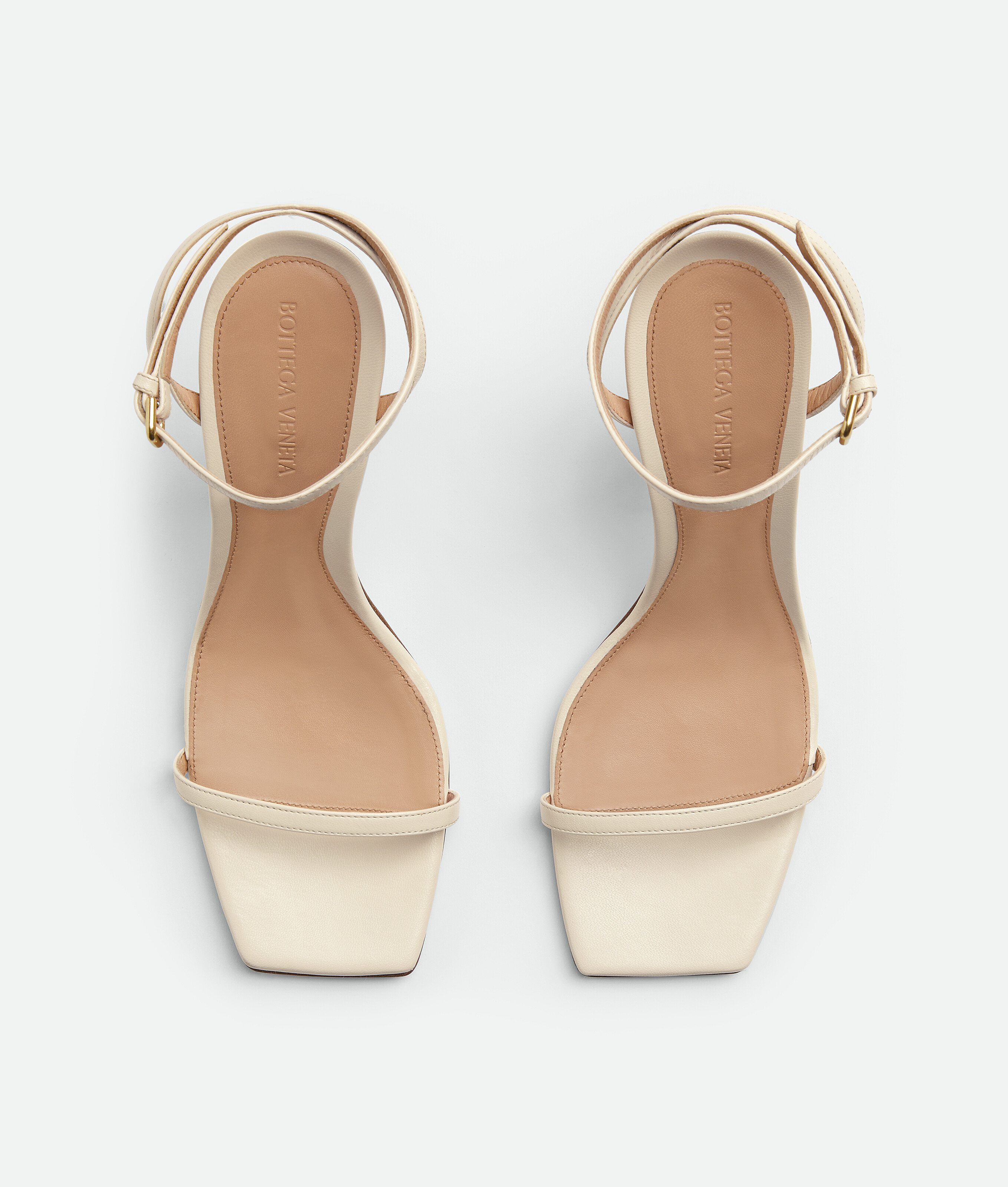 Shop Bottega Veneta Knot Sandalen In White