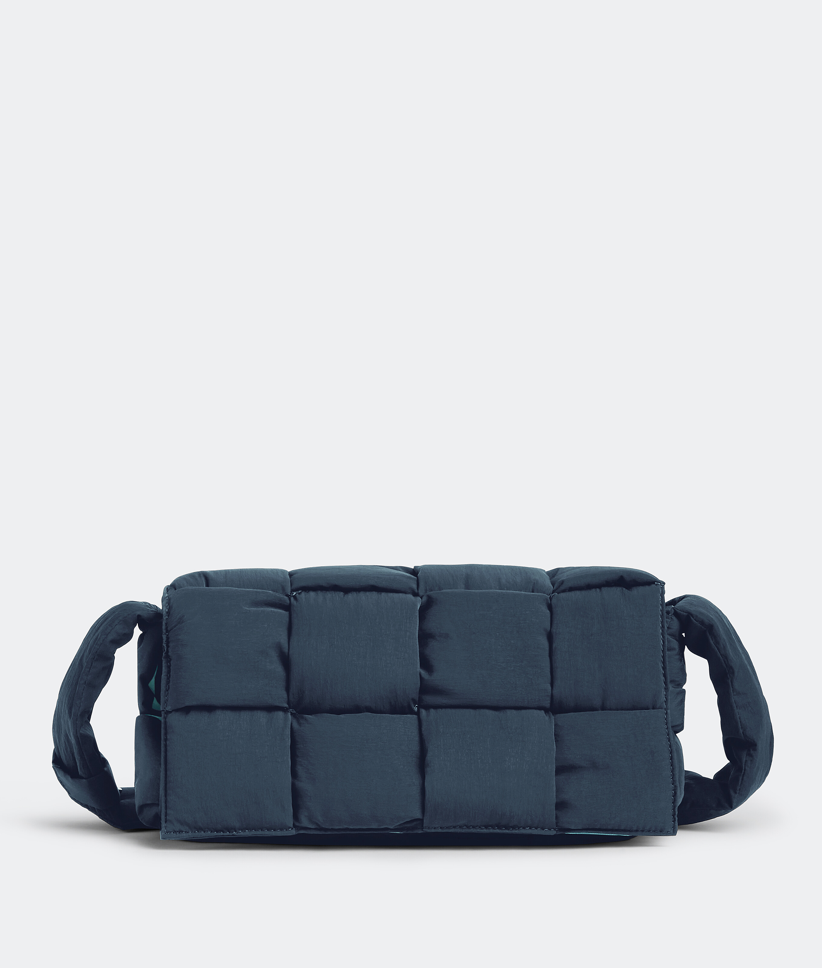 BOTTEGA VENETA ボッテガヴェネタ PADDED CASSETTE BAG パデッド カセット ショルダーバッグ ターコイズブルー レザー