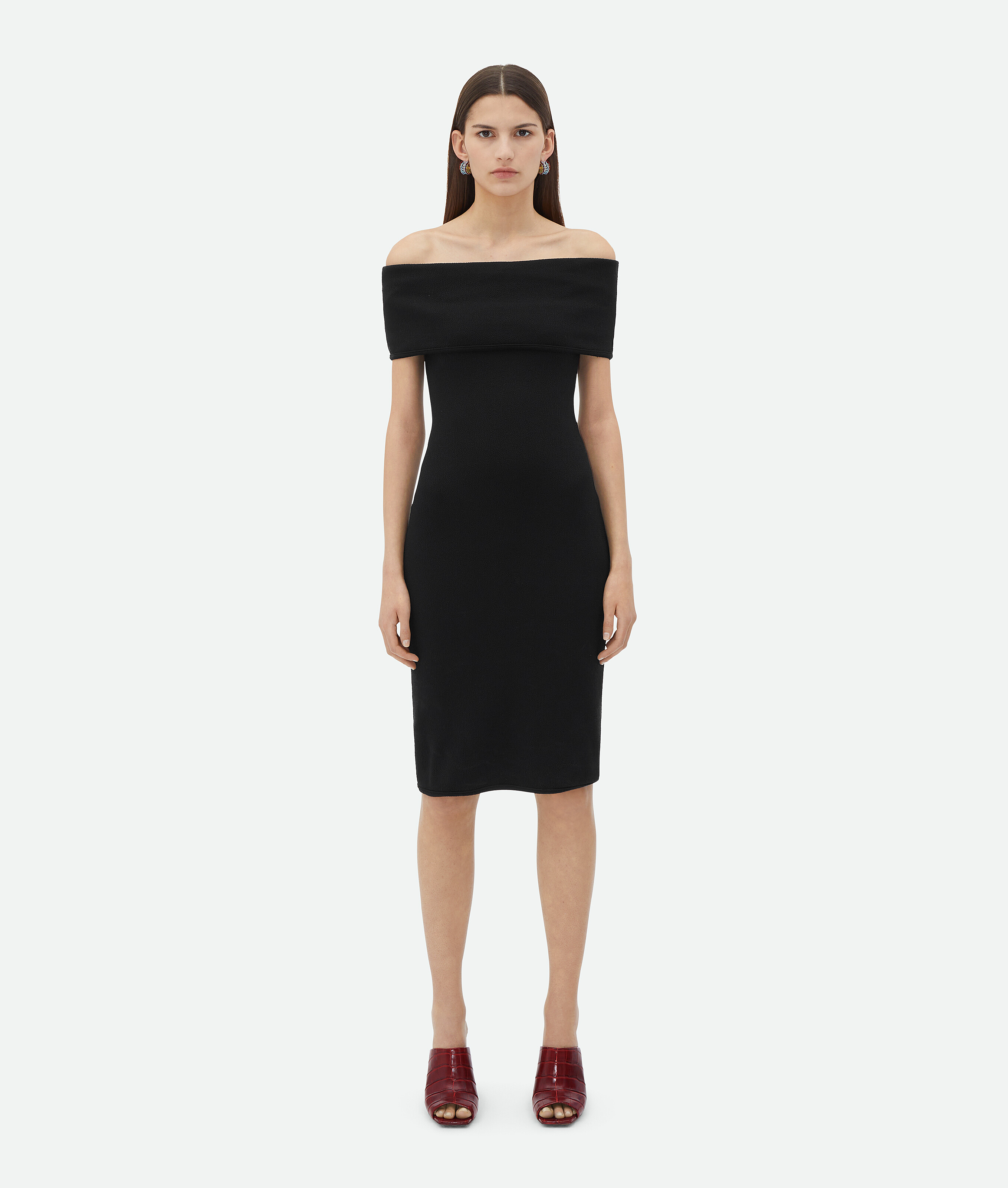 Shop Bottega Veneta Schulterfreies Kleid Aus Texturiertem Nylon In Black