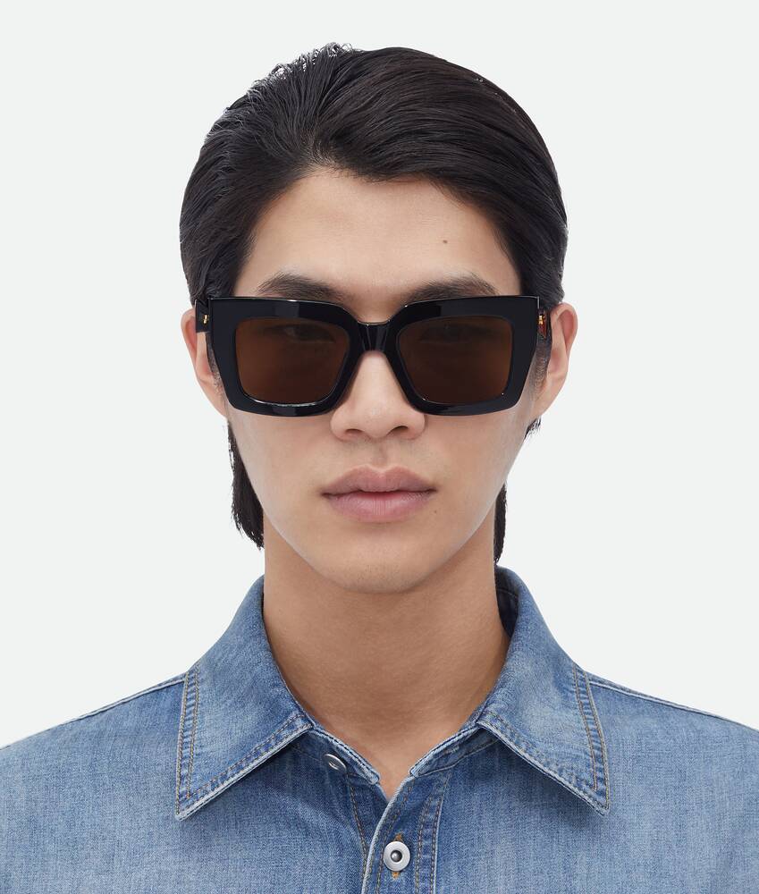 Display a large version of the product image 6 - Classic Square Sunglasses