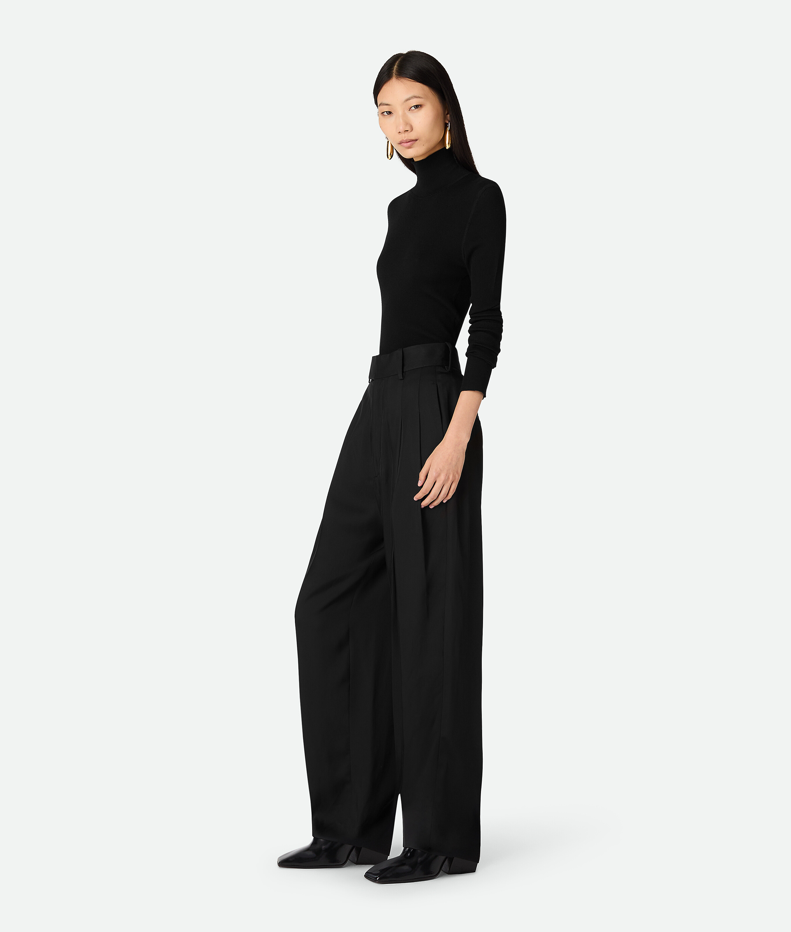 Bottega Veneta Viscose And Silk Twill Straight Trousers In Black