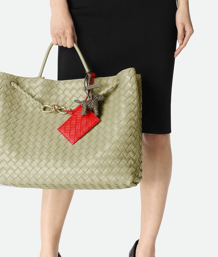 BOTTEGA VBNETA チャーム サイプレスドッグ チャーム| Bottega Veneta® 日本