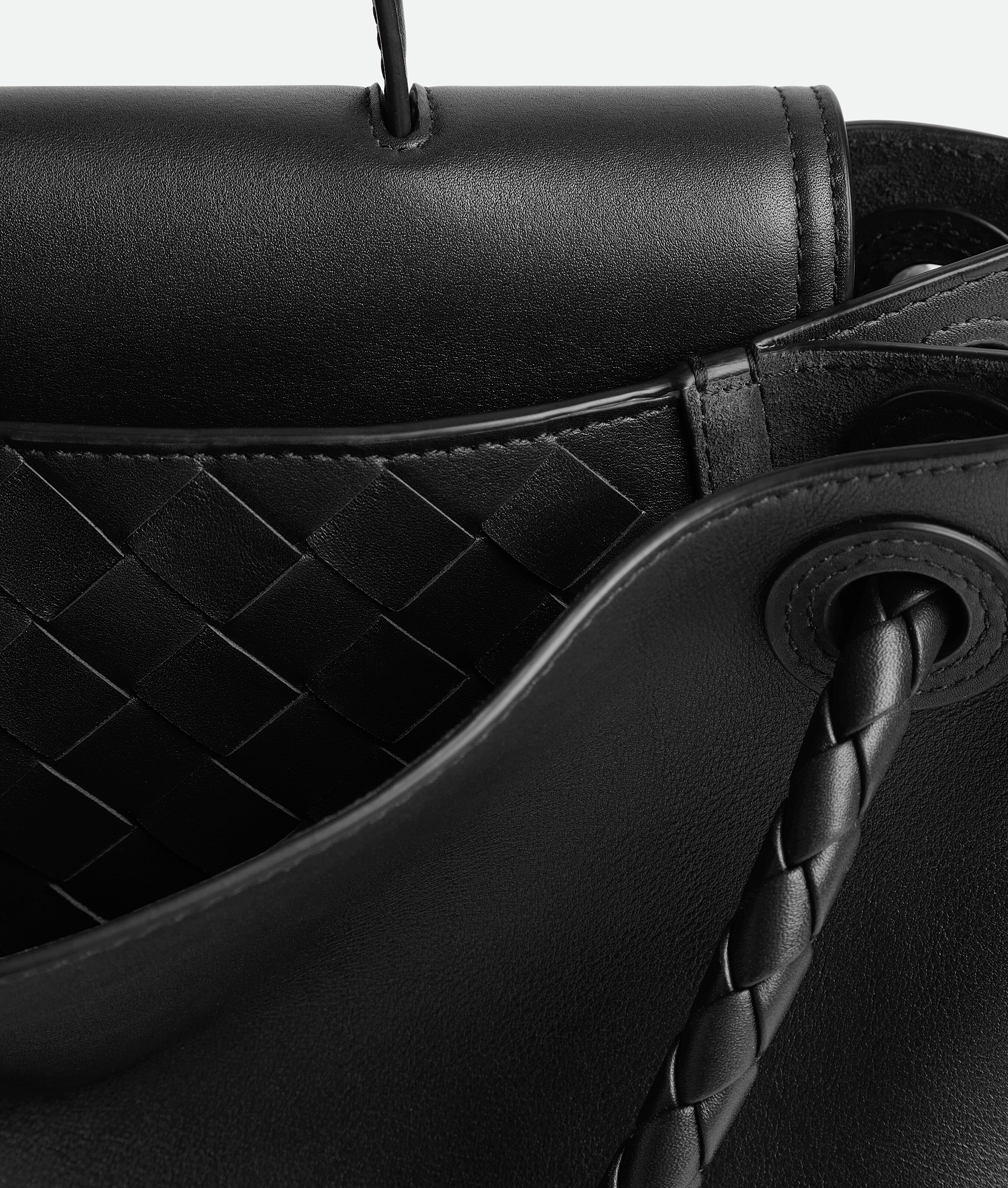 Bottega Veneta Ciao Ciao Knot Detail Leather Top Handle Bag In Black
