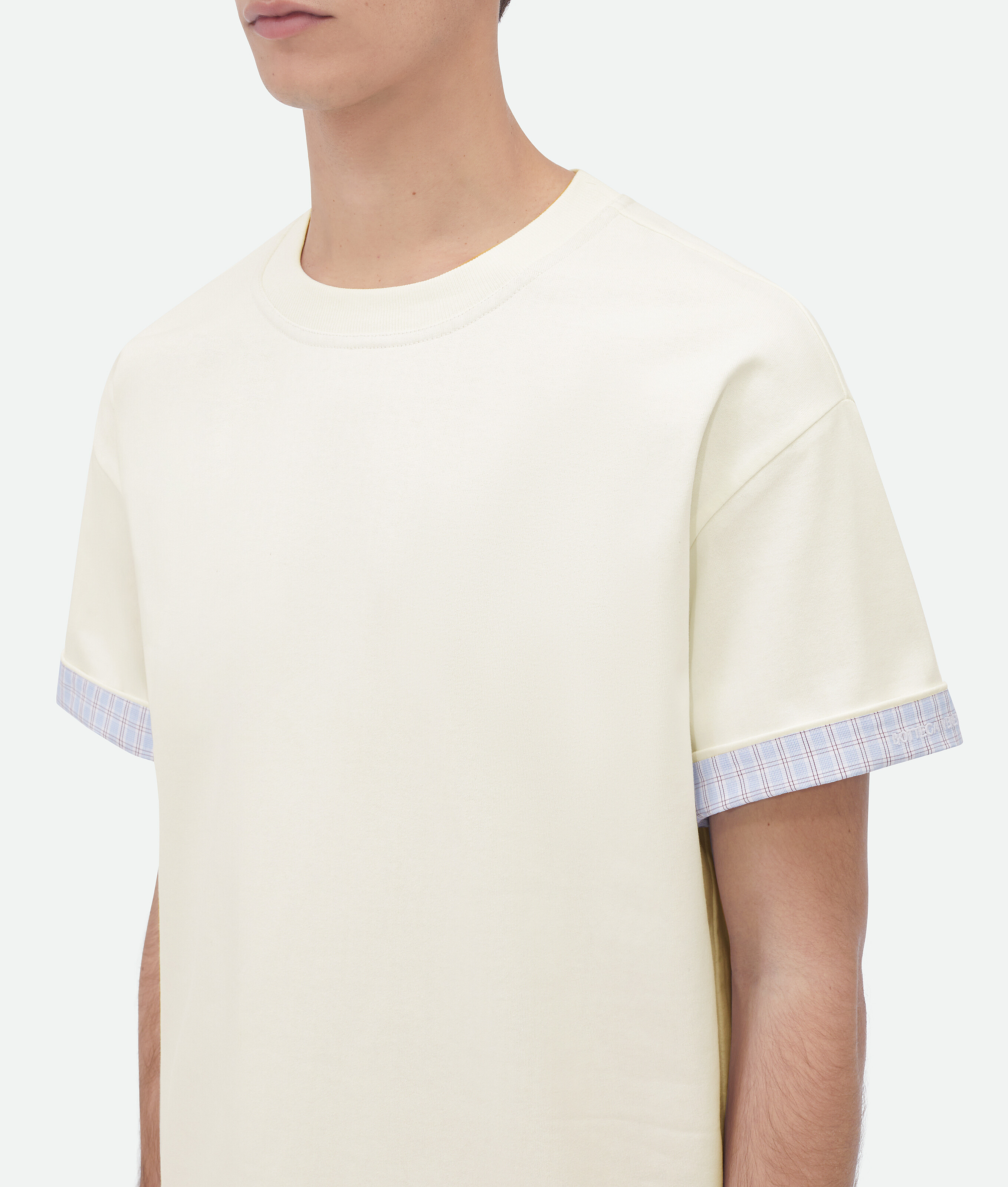 Shop Bottega Veneta Kariertes Baumwoll-t-shirt Mit Doppelter Schicht In White