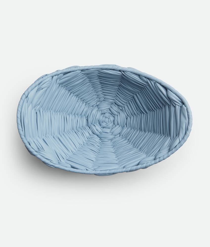 Bottega Veneta Intreccio Foulard Nest Basket in Ice. Shop online now