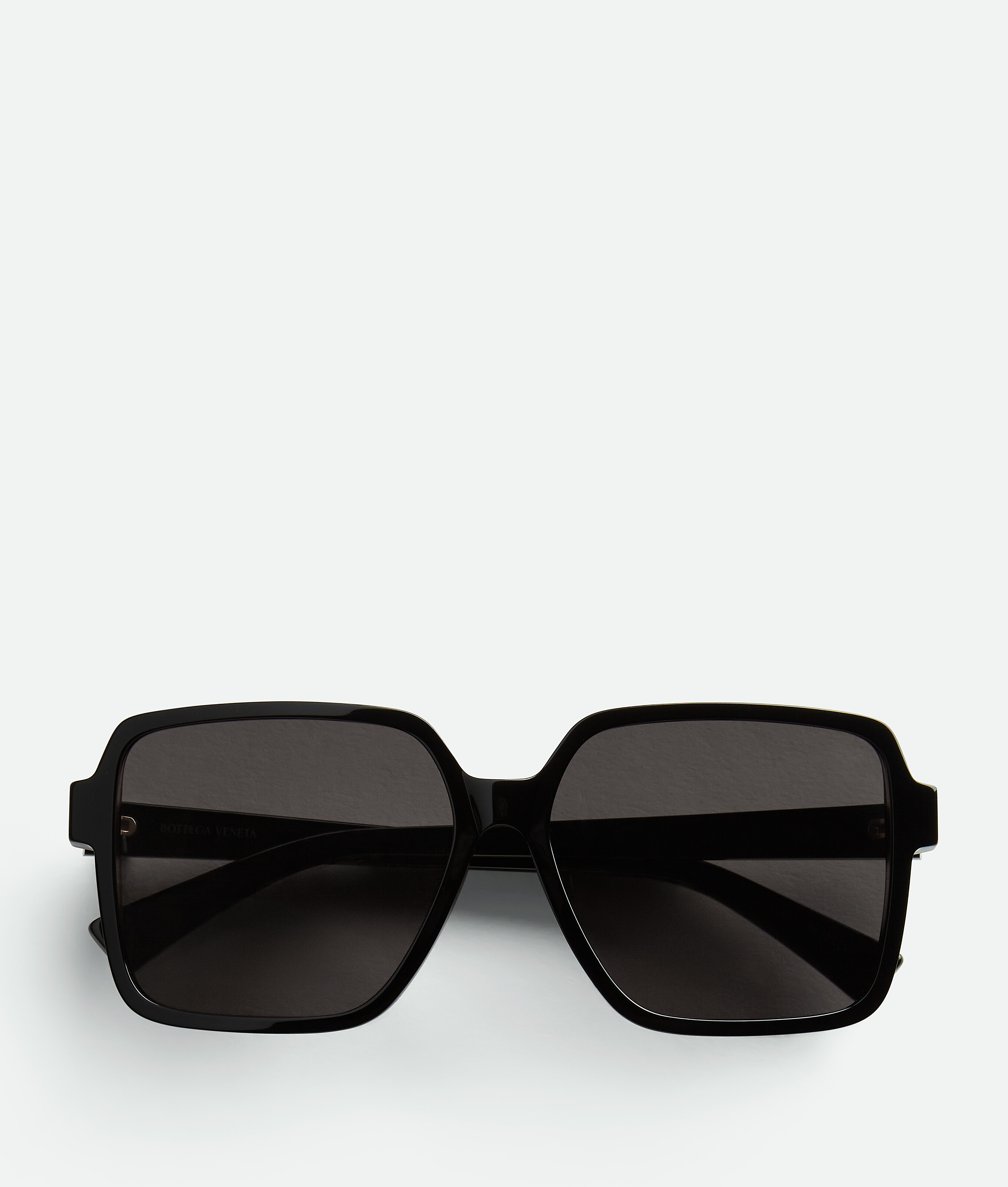 Bottega Veneta Quadratische Soft Sonnenbrille In Black/grey