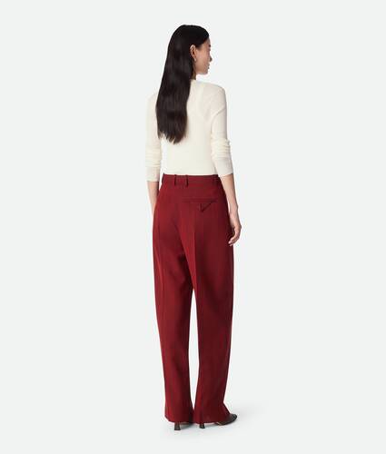 Pantalon ample en laine subtilement rayée