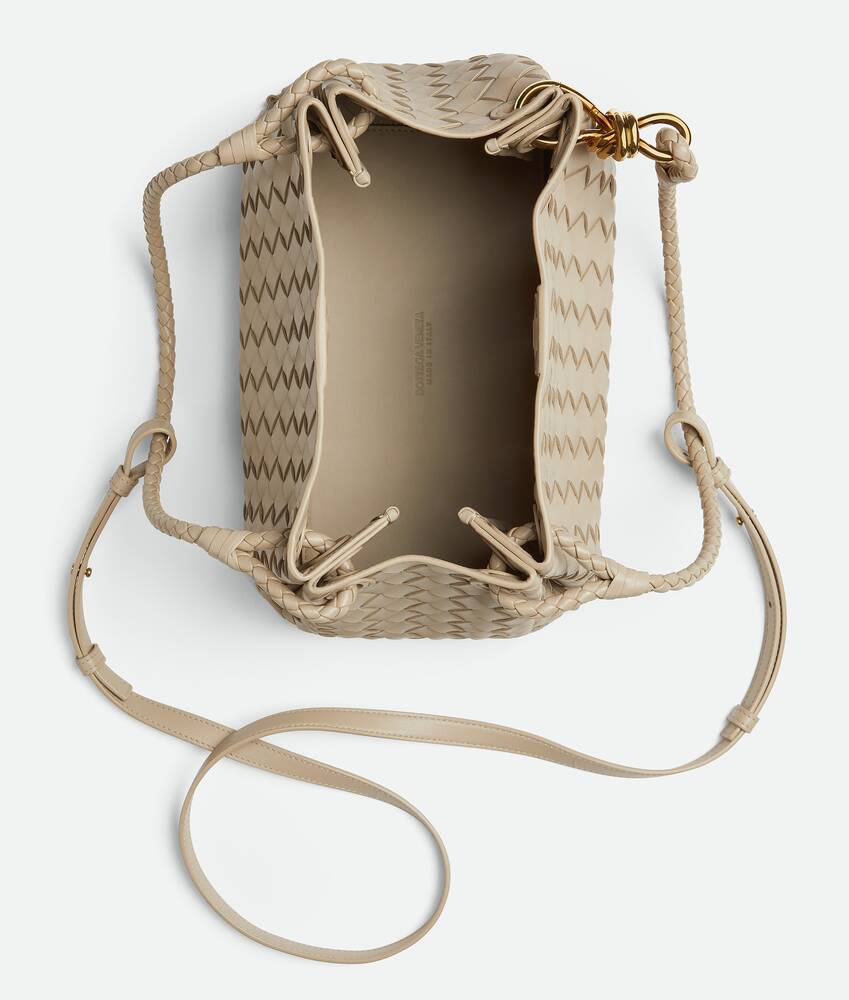 Display a large version of the product image 3 - Parachute
