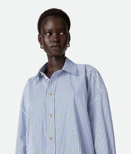 Robe en popeline de coton à fines rayures
