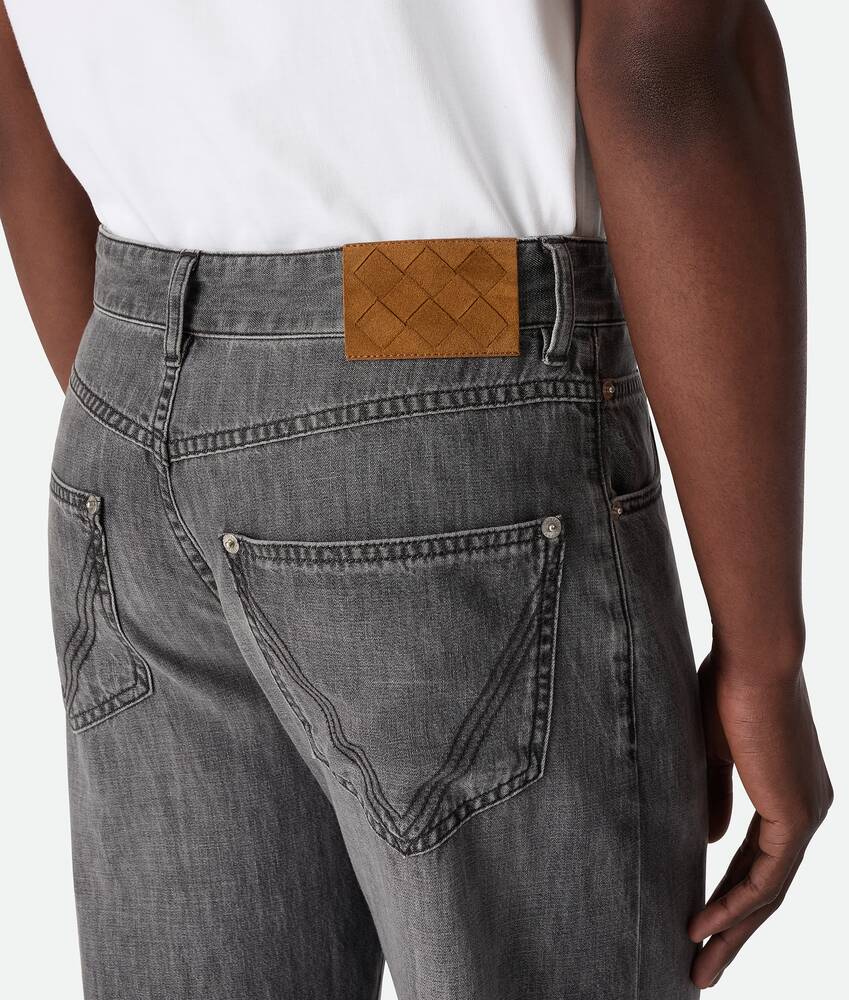 Ein größeres Bild des Produktes anzeigen 5 - Gerade Jeans mit schwarzer Vintage-Waschung