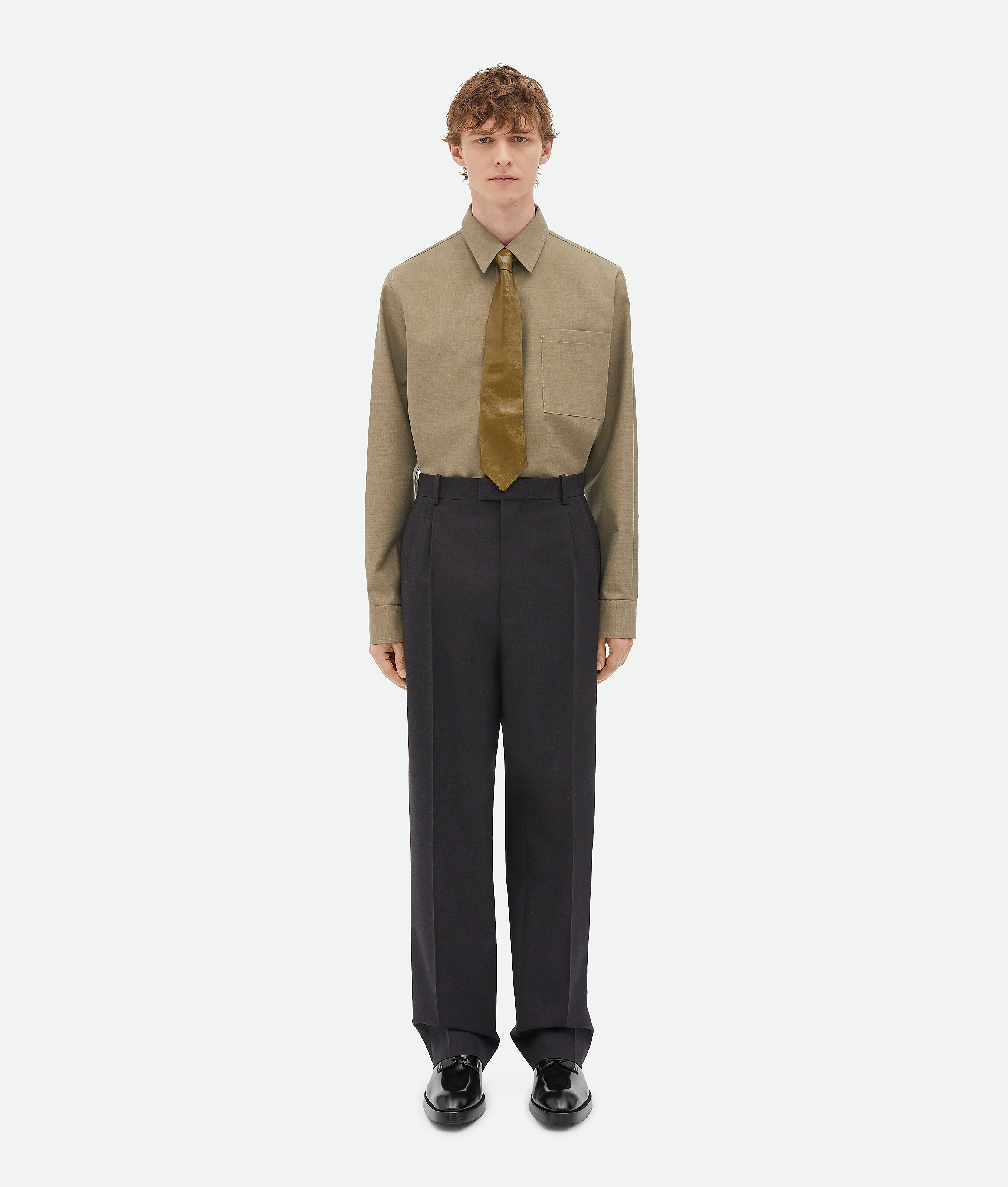 Shop Bottega Veneta Hose Aus Leichter Wolle In Charcoal Melange