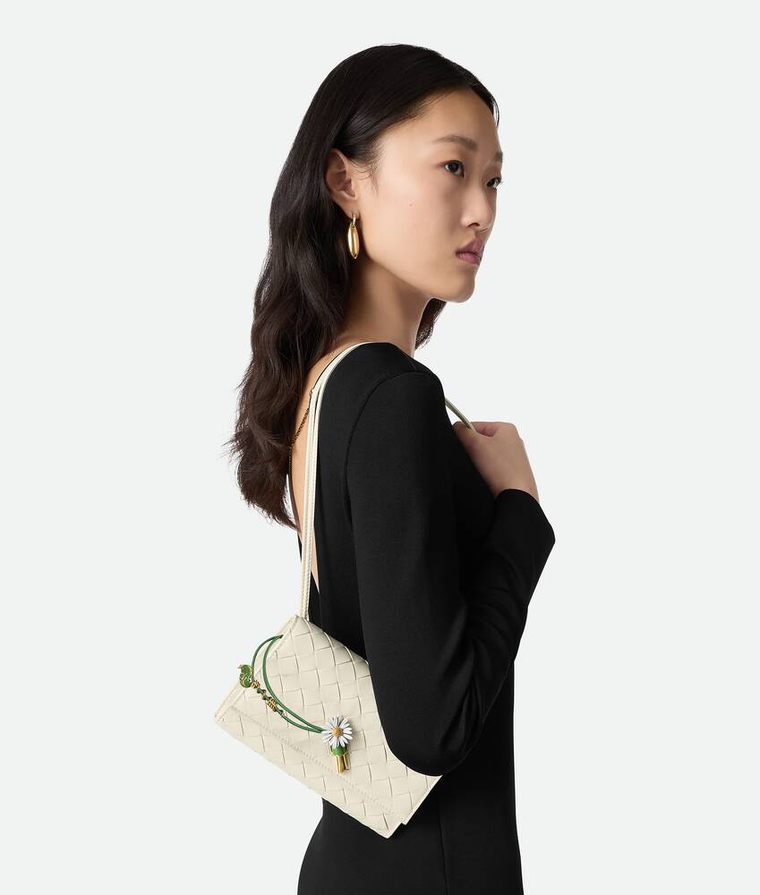 Display a large version of the product image 2 - Andiamo Daisy Pouch